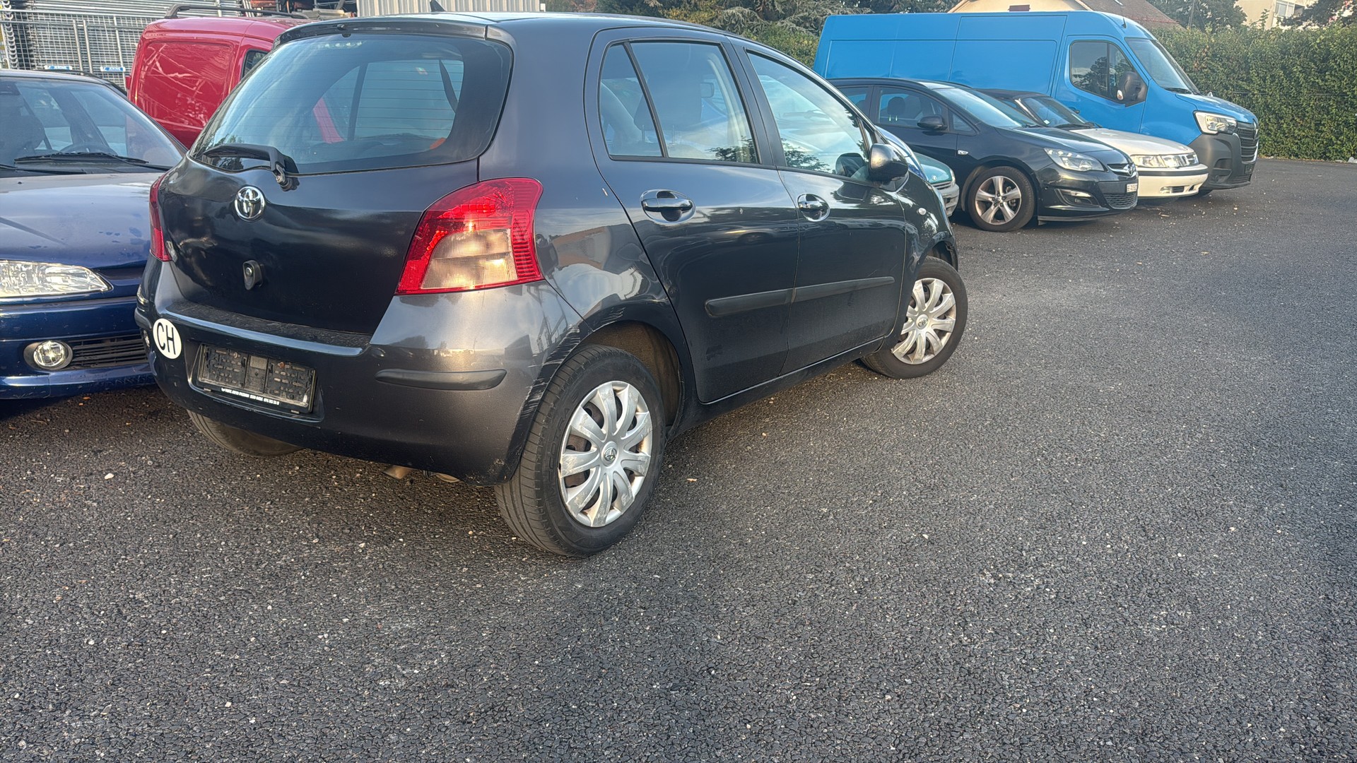 TOYOTA Yaris 1.3 Linea Sol-image-8