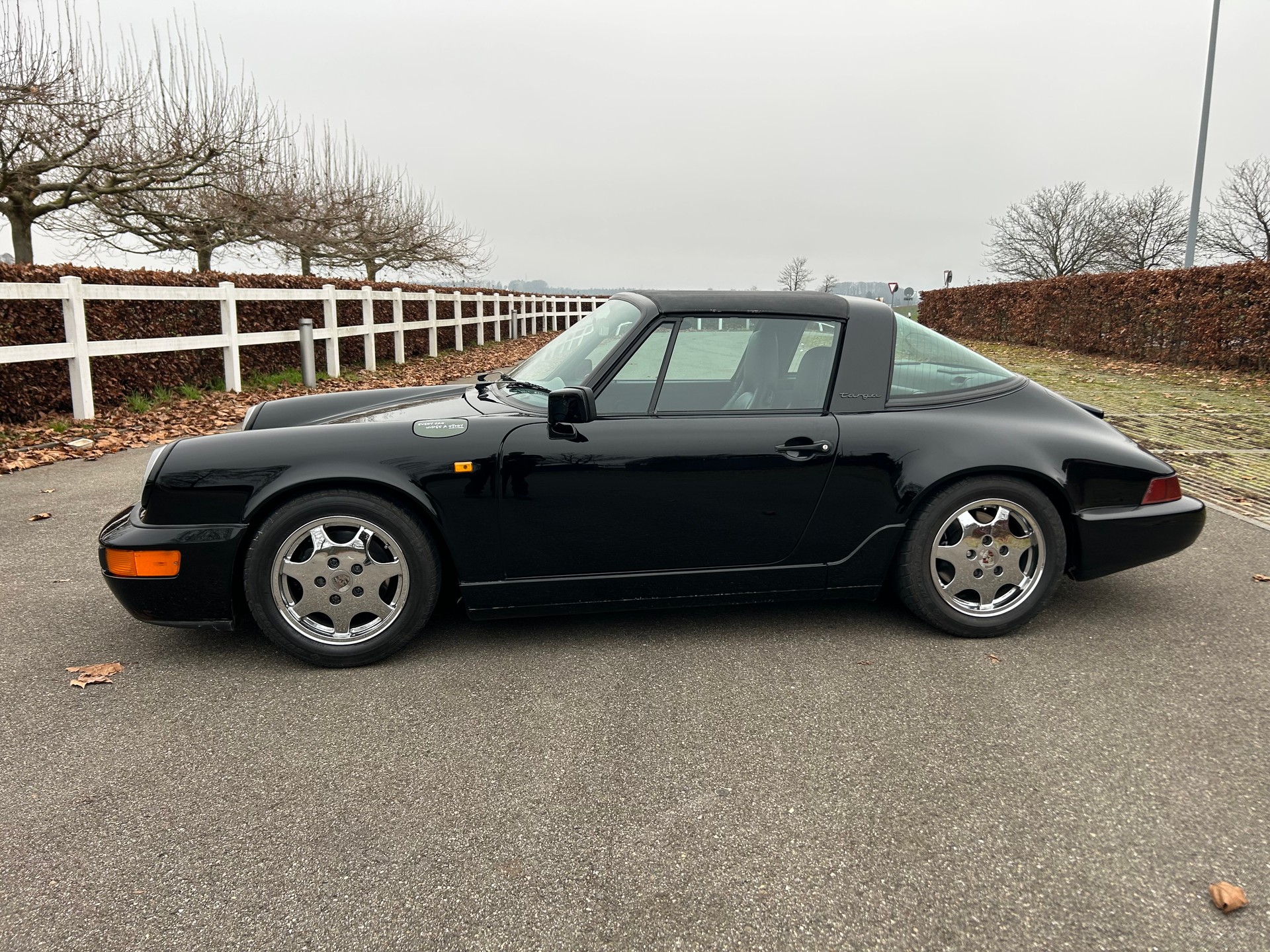PORSCHE 911 Carrera 2 Targa-image-1