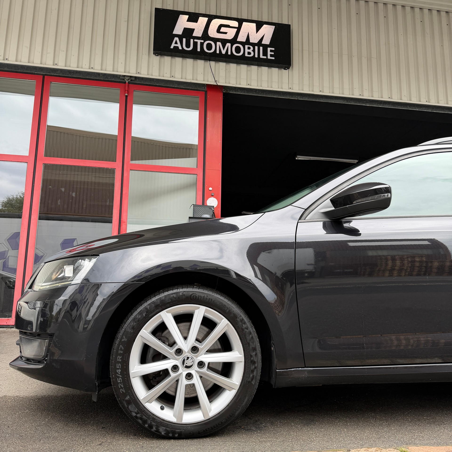 SKODA Octavia Combi 1.8 TSI Ambition 4x4 DSG-image-2