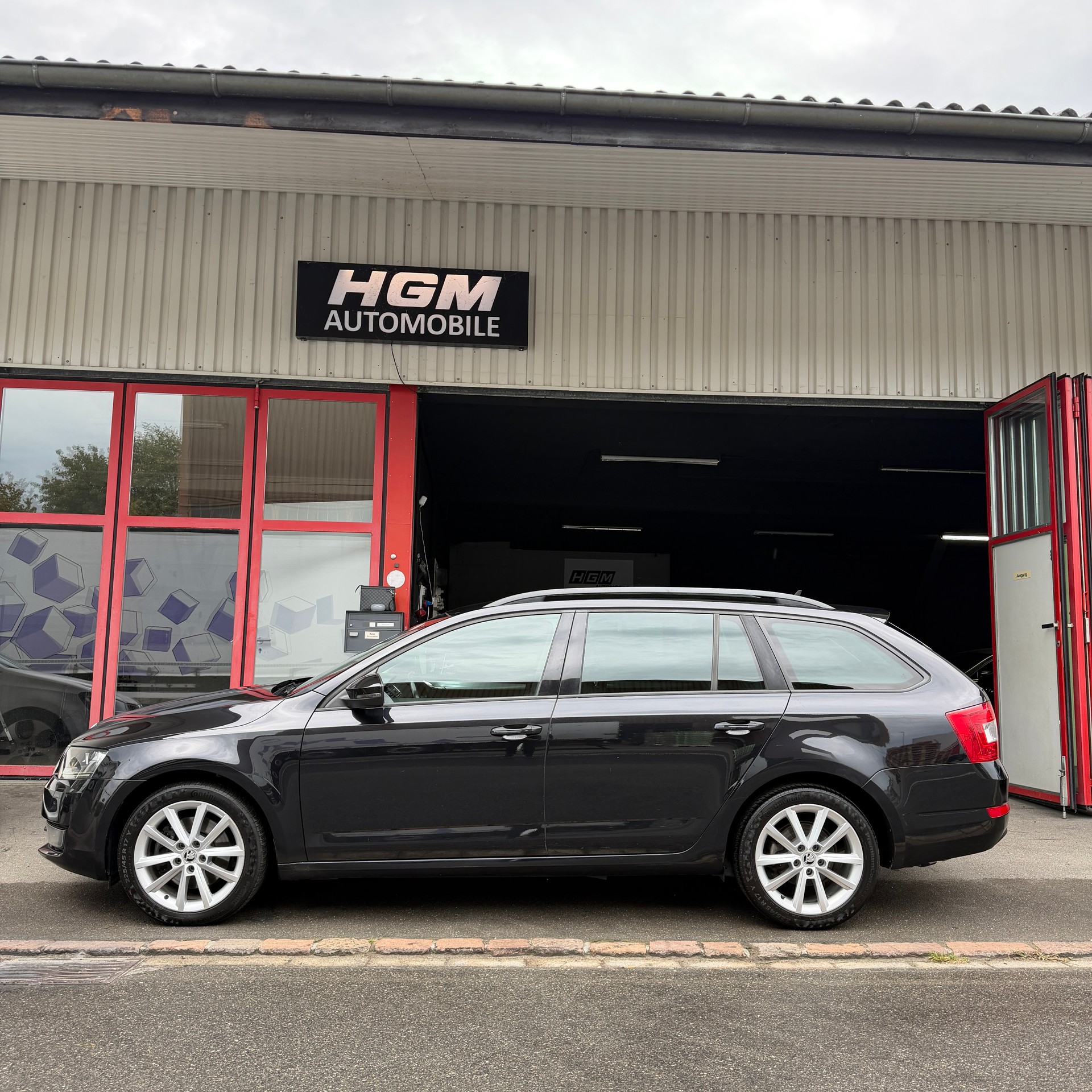 SKODA Octavia Combi 1.8 TSI Ambition 4x4 DSG-image-3