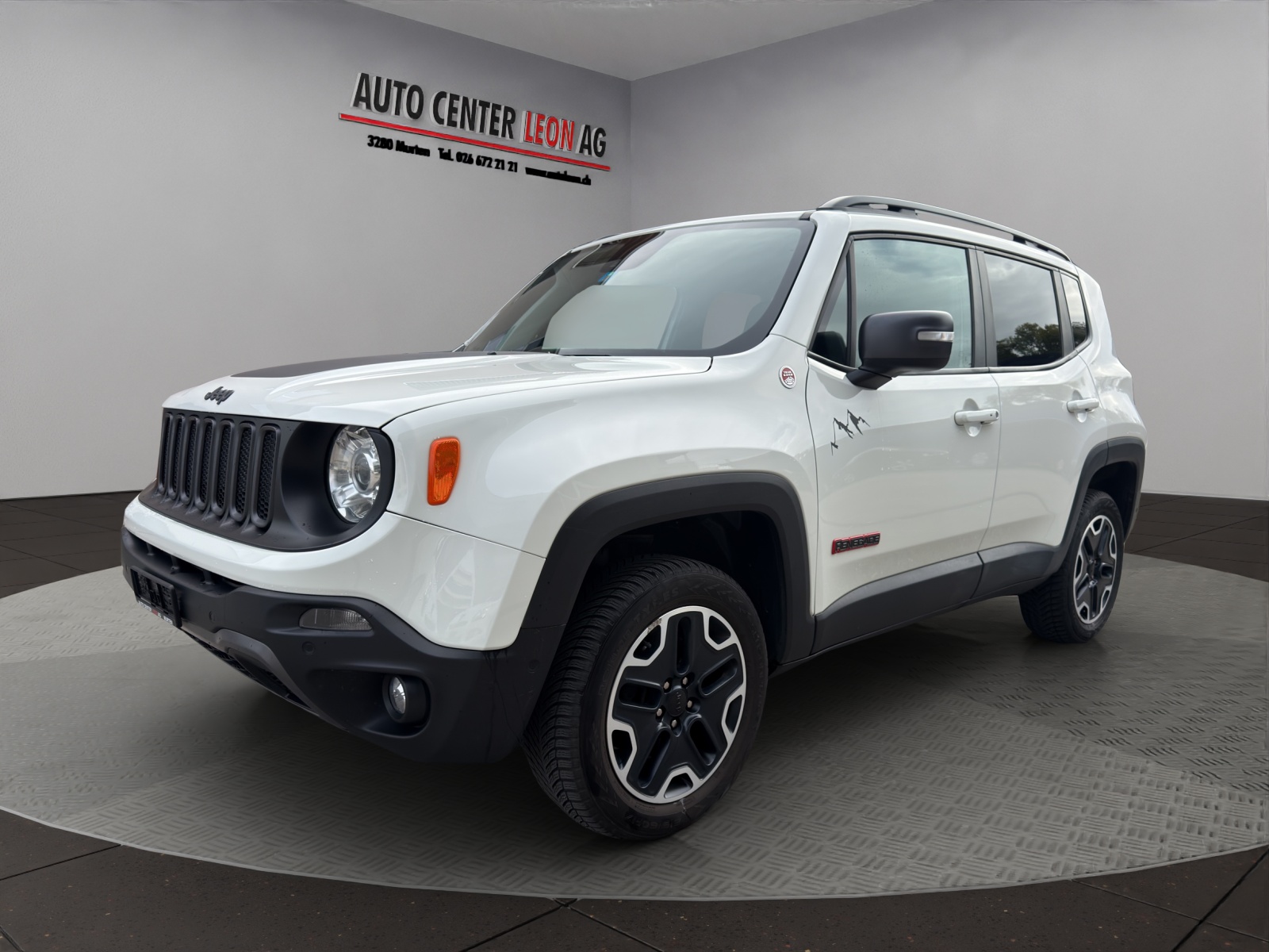 JEEP Renegade 2.0 CRD Trailhawk AWD + Low Range 9ATX-showroom-element-1