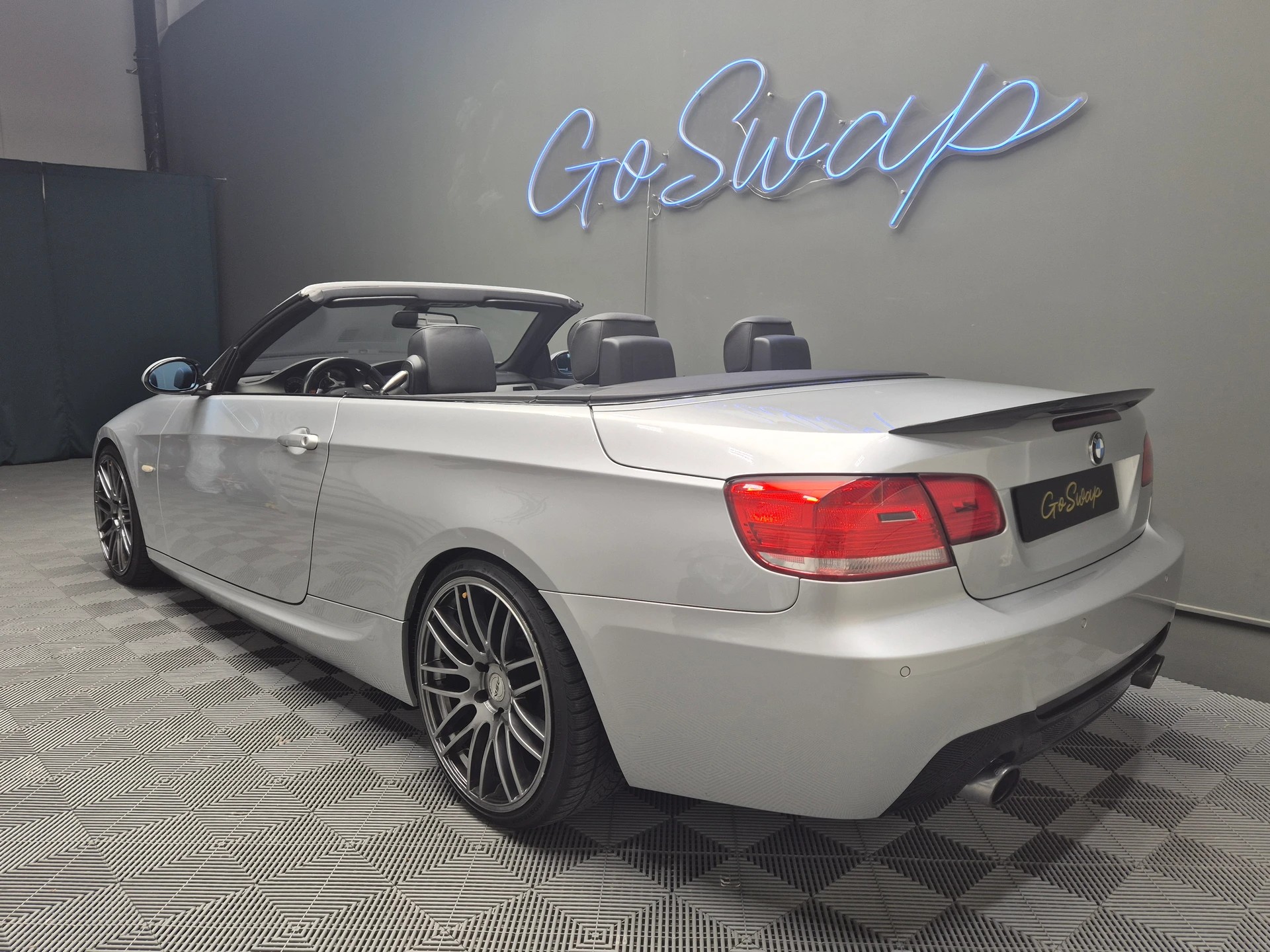 BMW 335i Cabriolet Steptronic-image-7