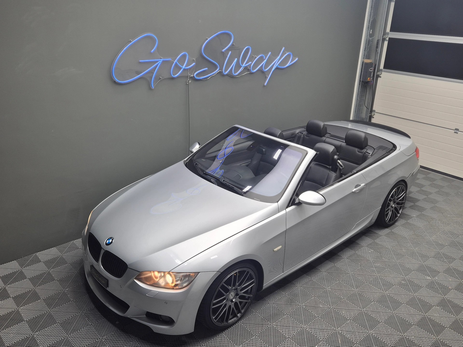 BMW 335i Cabriolet Steptronic-showroom-element-3