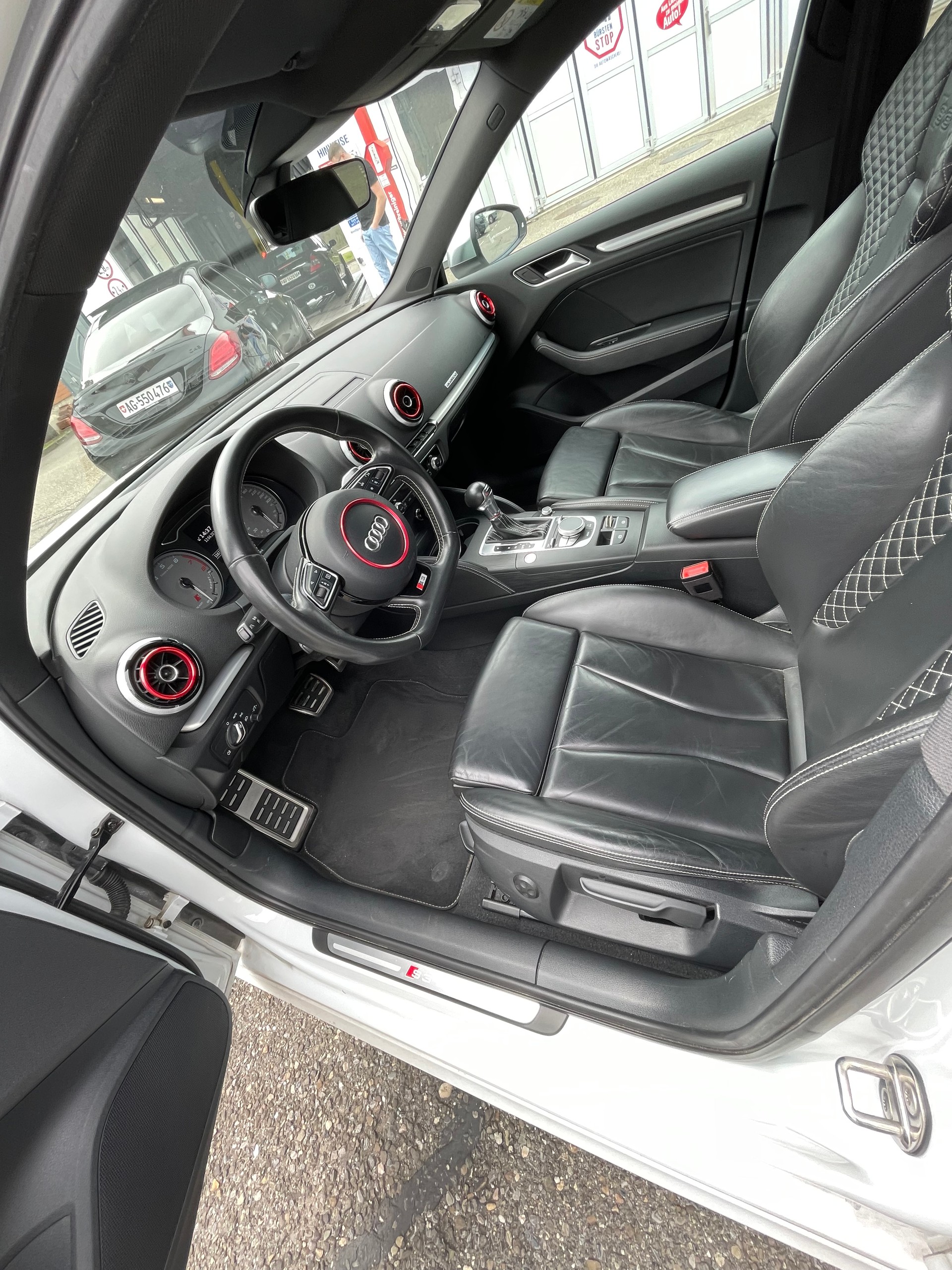 AUDI 2.0 T FSI quattro S-Tronic-image-3