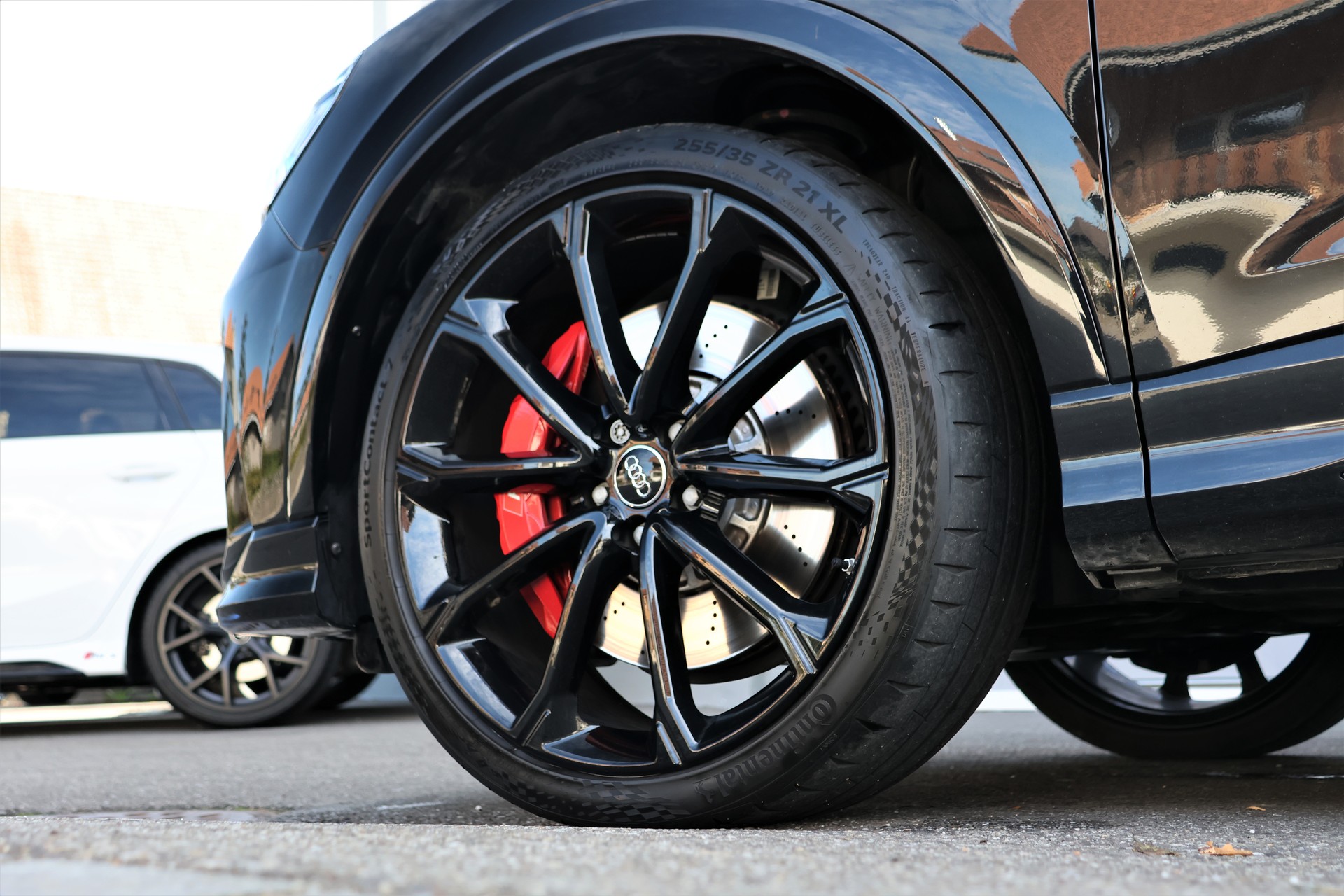 AUDI RS Q3 2.5 TFSI quattro S tronic *BlackStyle* + 1.9T AHK-image-8