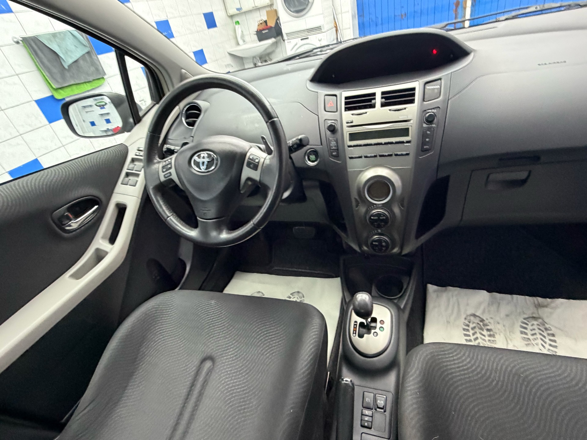 TOYOTA Yaris 1.33 Linea Sol Multimode-image-11
