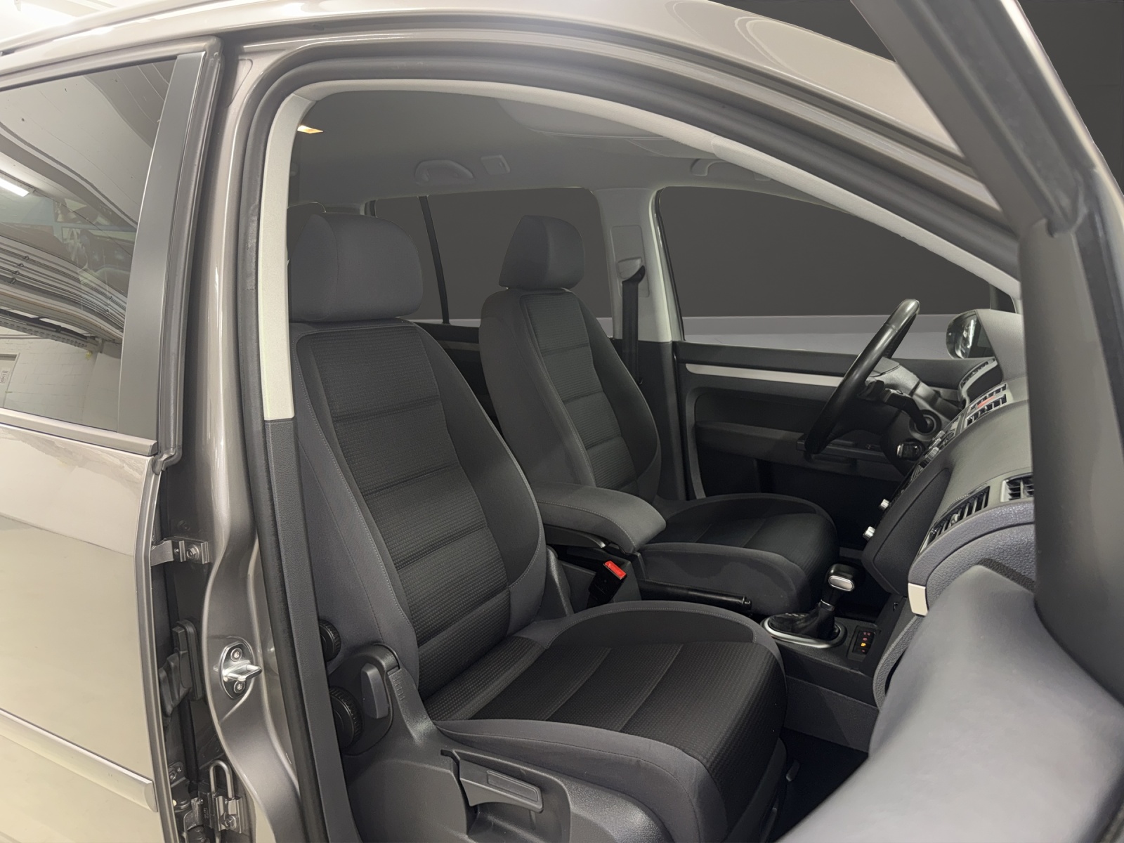 VW Touran 1.4 TSI Team DSG-image-7