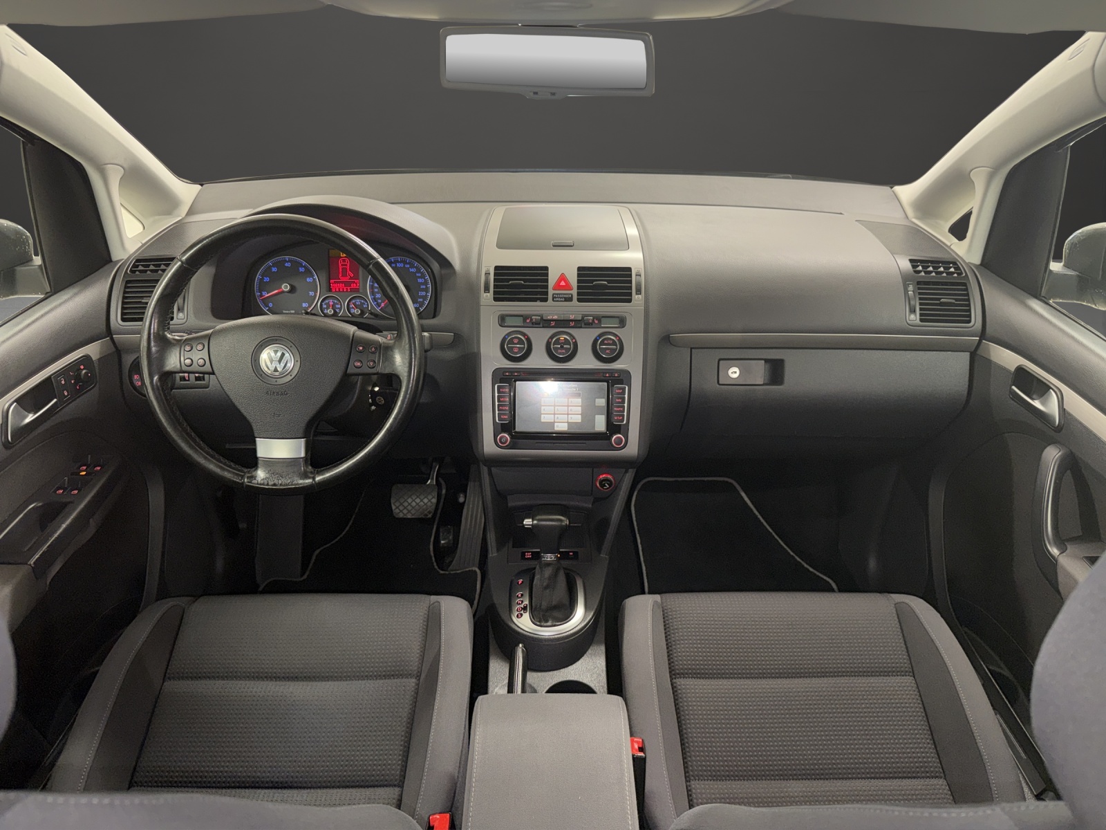 VW Touran 1.4 TSI Team DSG-image-8