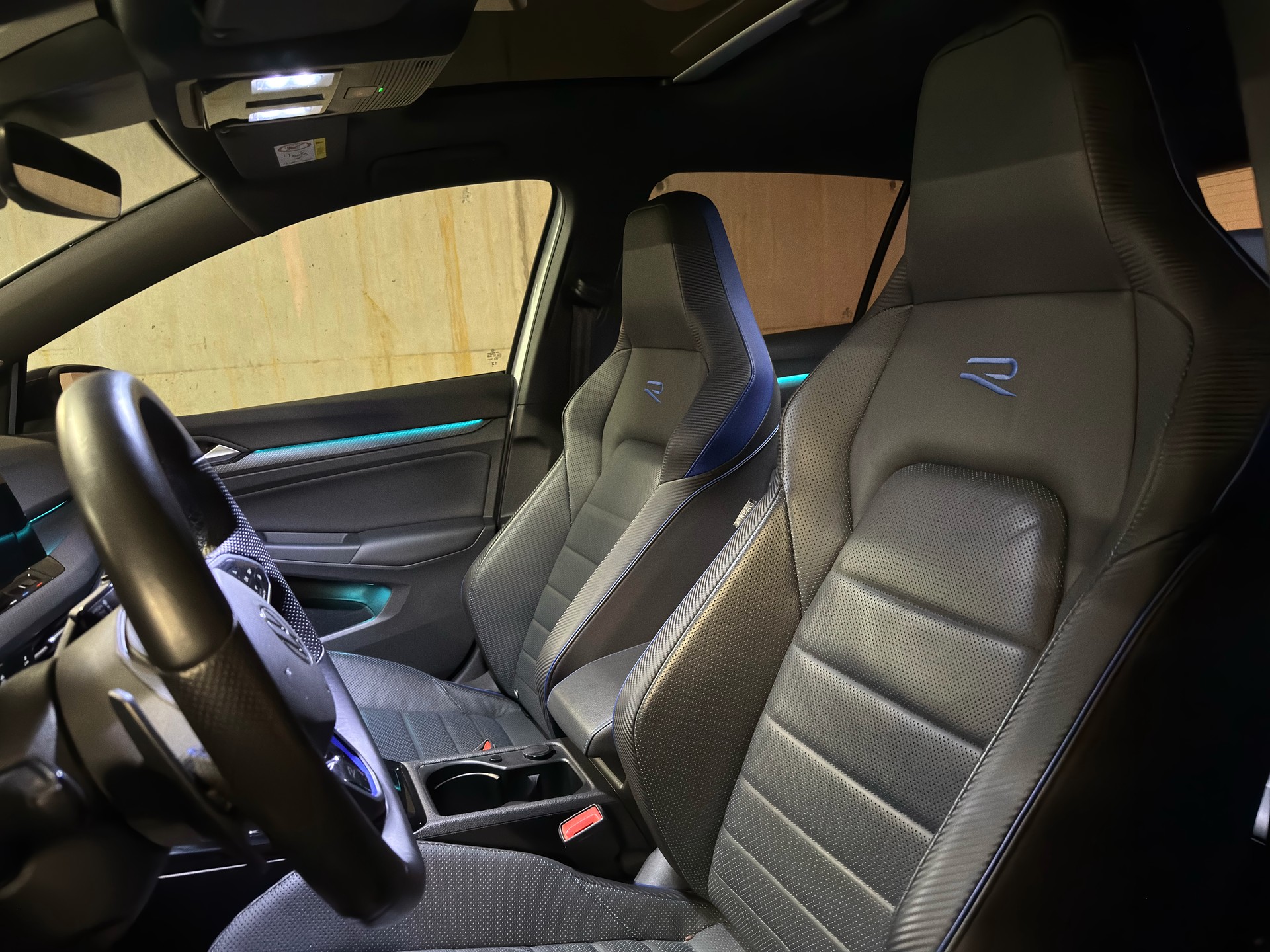 VW 2.0 TSI R DSG 4motion-image-5