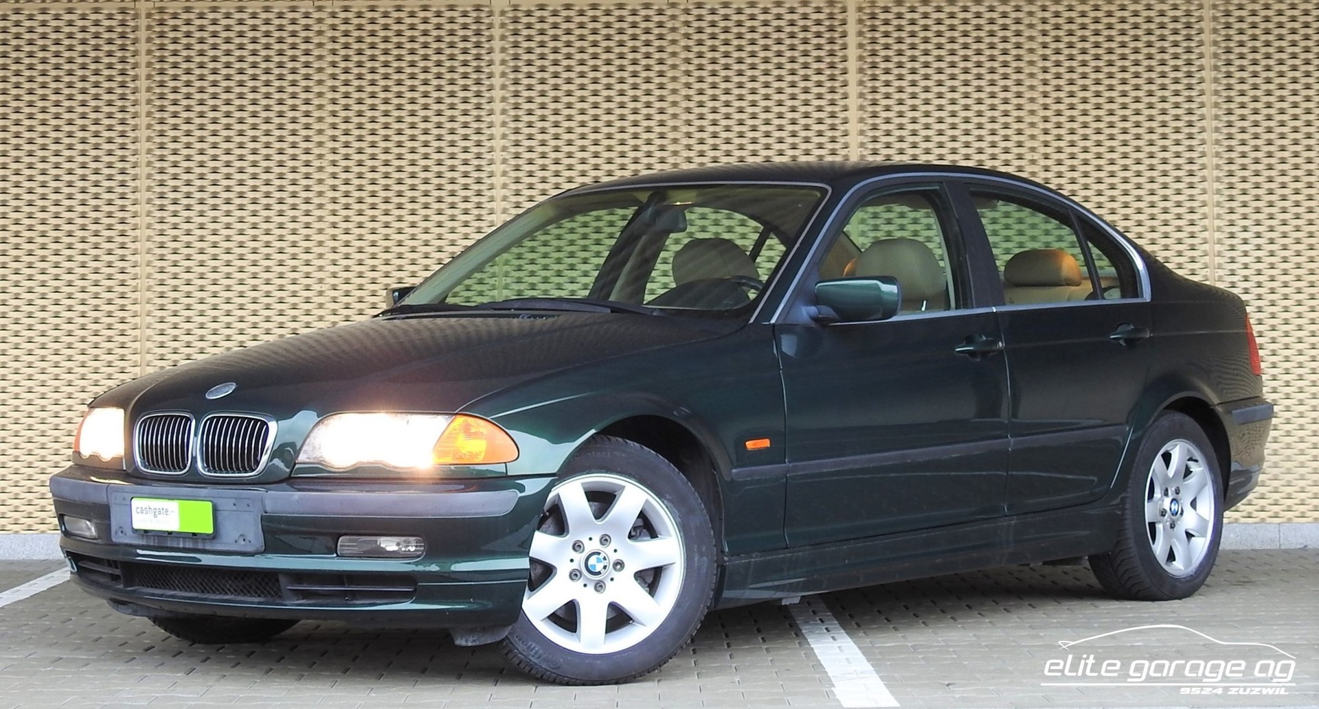 BMW 328i-image-0