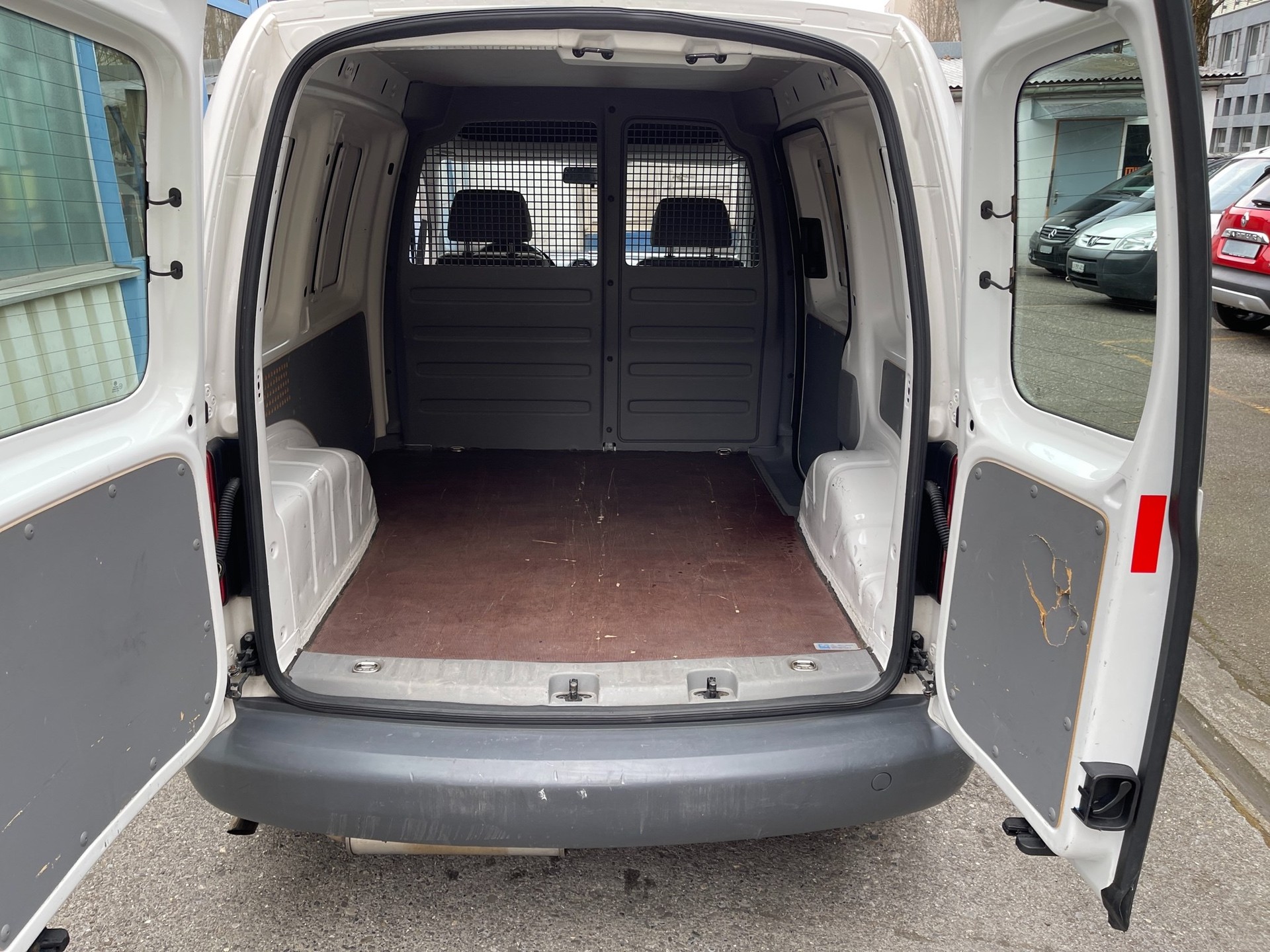 VW Caddy 2.0 EcoFuel-image-9