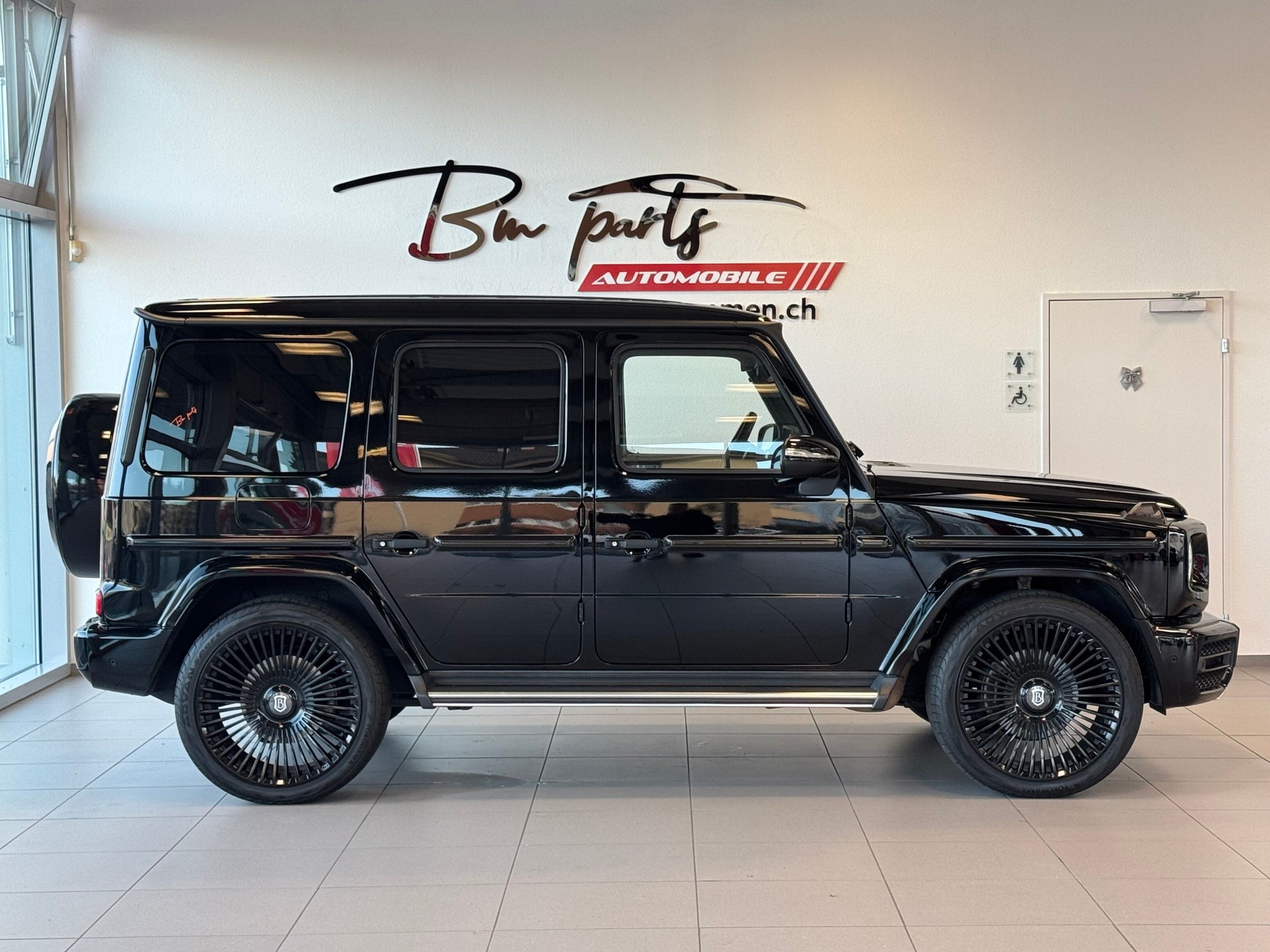 MERCEDES-BENZ G 350 d AMG Line 9G-Tronic-image-6