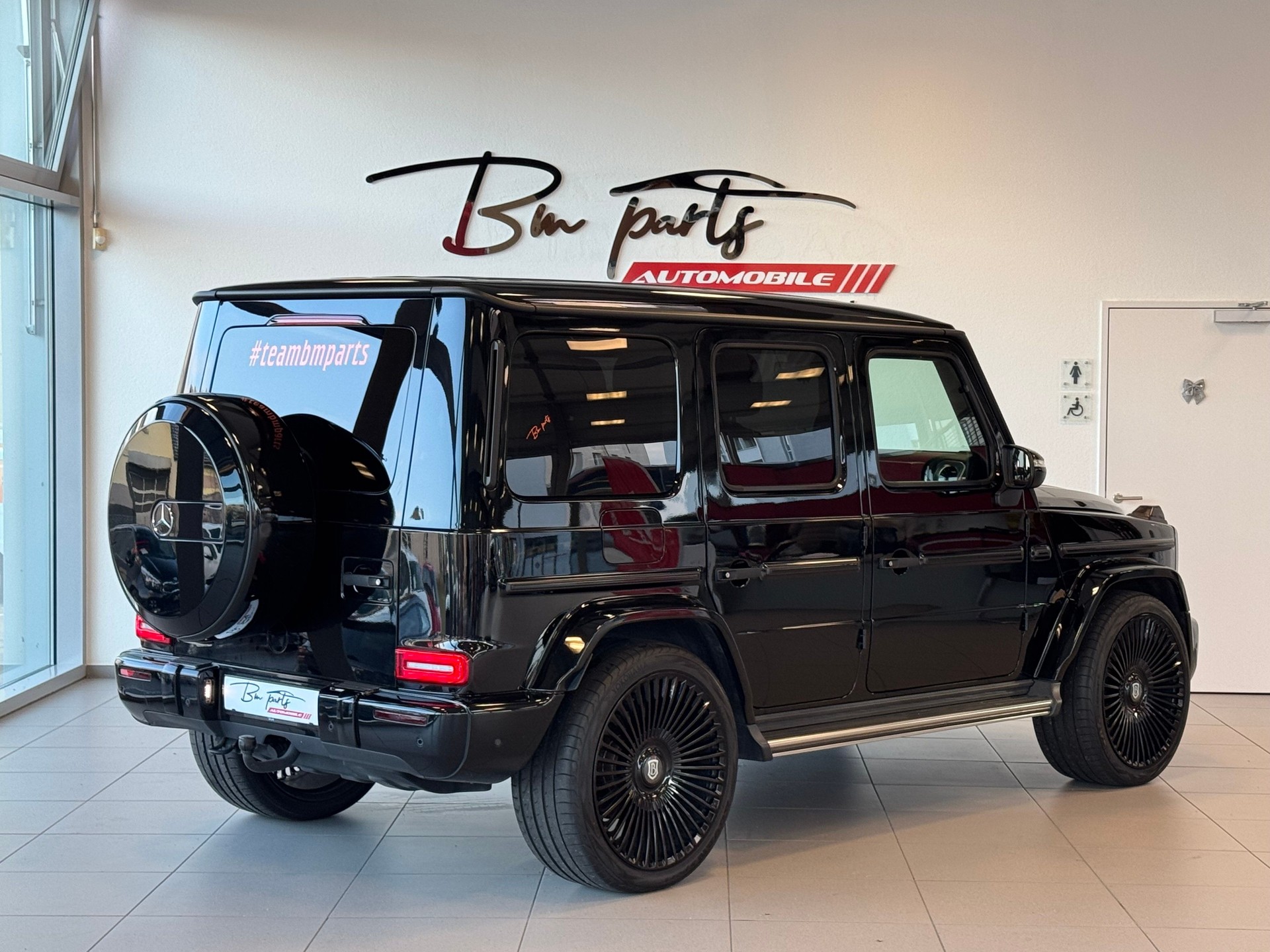 MERCEDES-BENZ G 350 d AMG Line 9G-Tronic-image-5