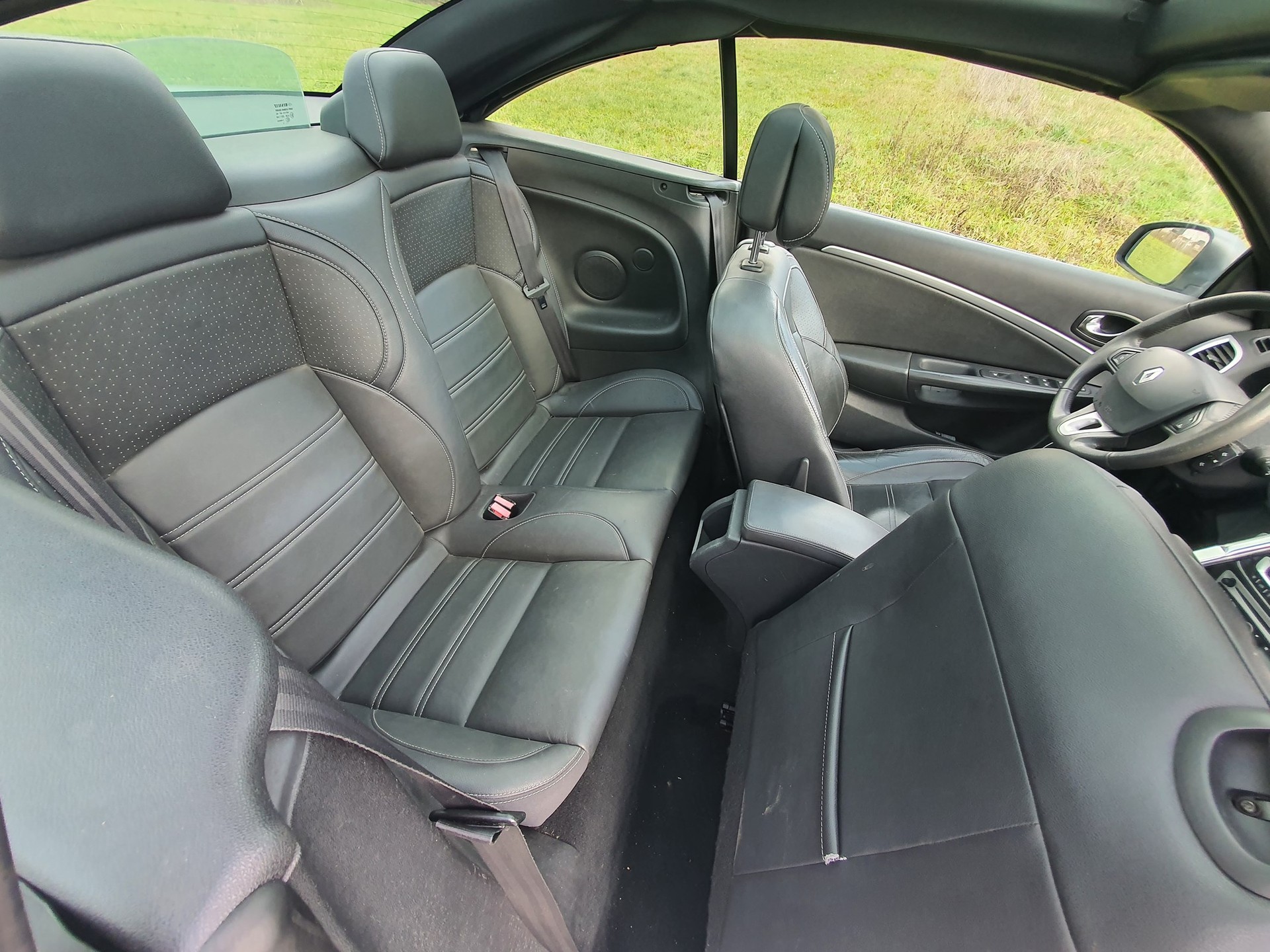RENAULT Mégane CC 1.4 16V Turbo Dynamique-image-11