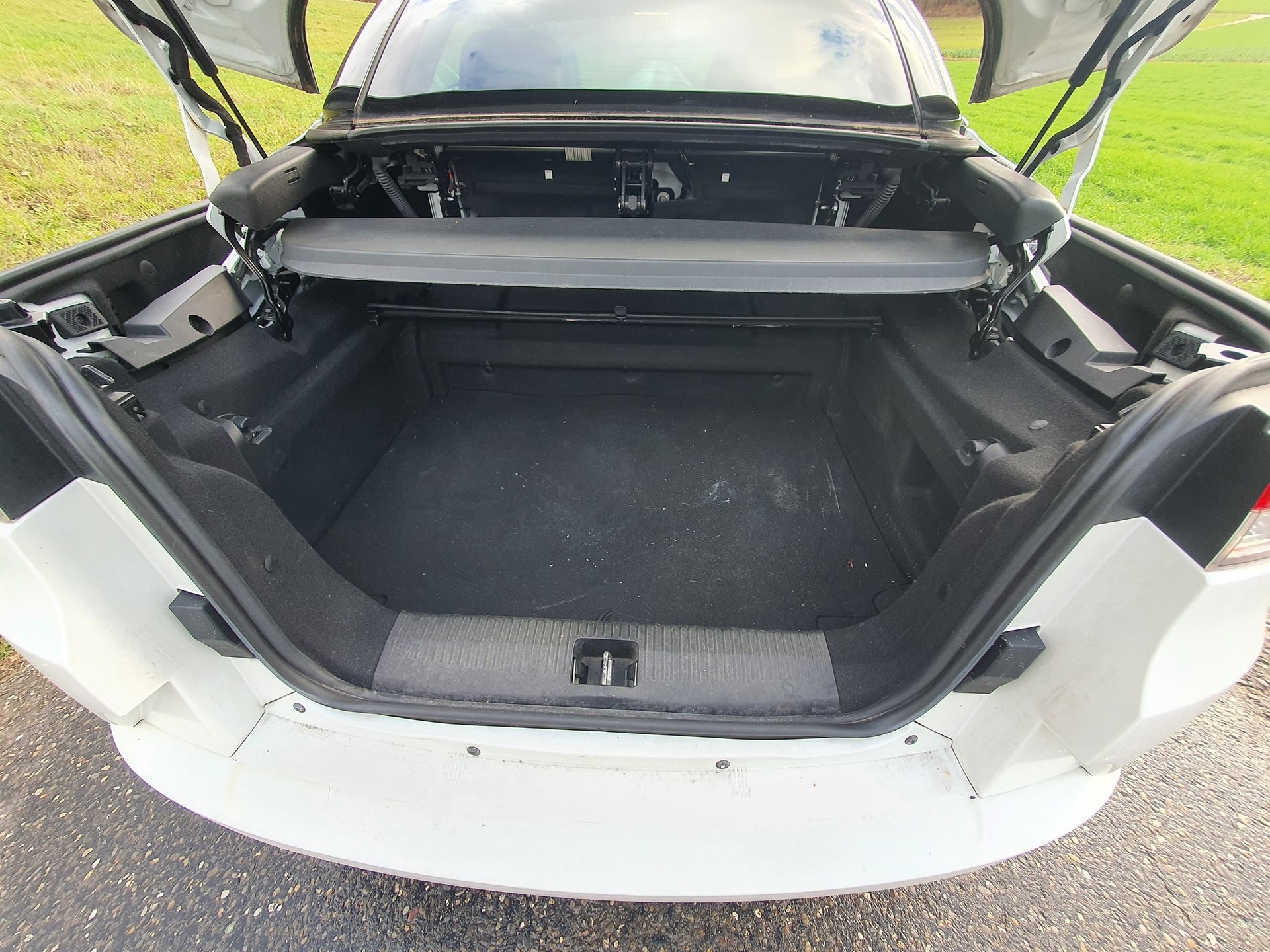 RENAULT Mégane CC 1.4 16V Turbo Dynamique-image-13