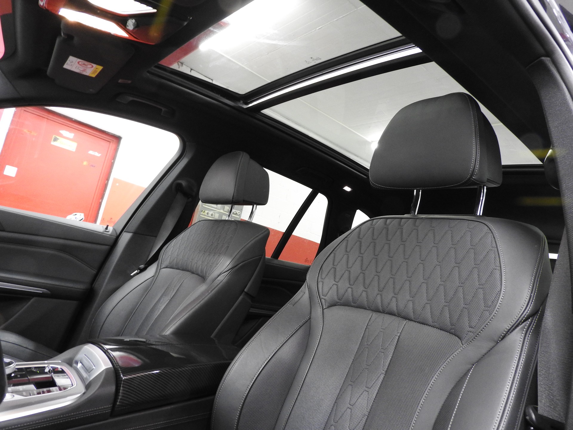BMW X5 xDrive M50d Steptronic 7 Plätze, frisch ab MFK, AHK 3500kg, Sitzheizung und Belüftung, 1 Jahre Garantie-image-7