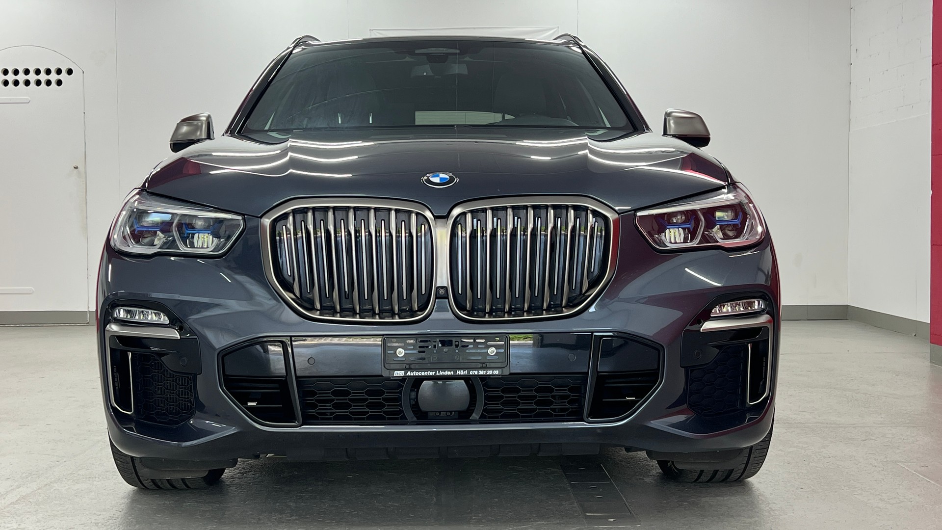 BMW X5 xDrive M50d Steptronic 7 Plätze, AHK, Sitzheizung und Belüftung-showroom-element-2
