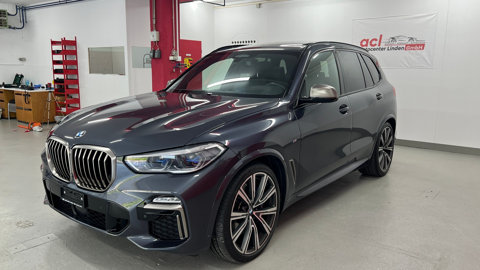 BMW X5 xDrive M50d Steptronic 7 Plätze, AHK, Sitzheizung und Belüftung-showroom-element-1
