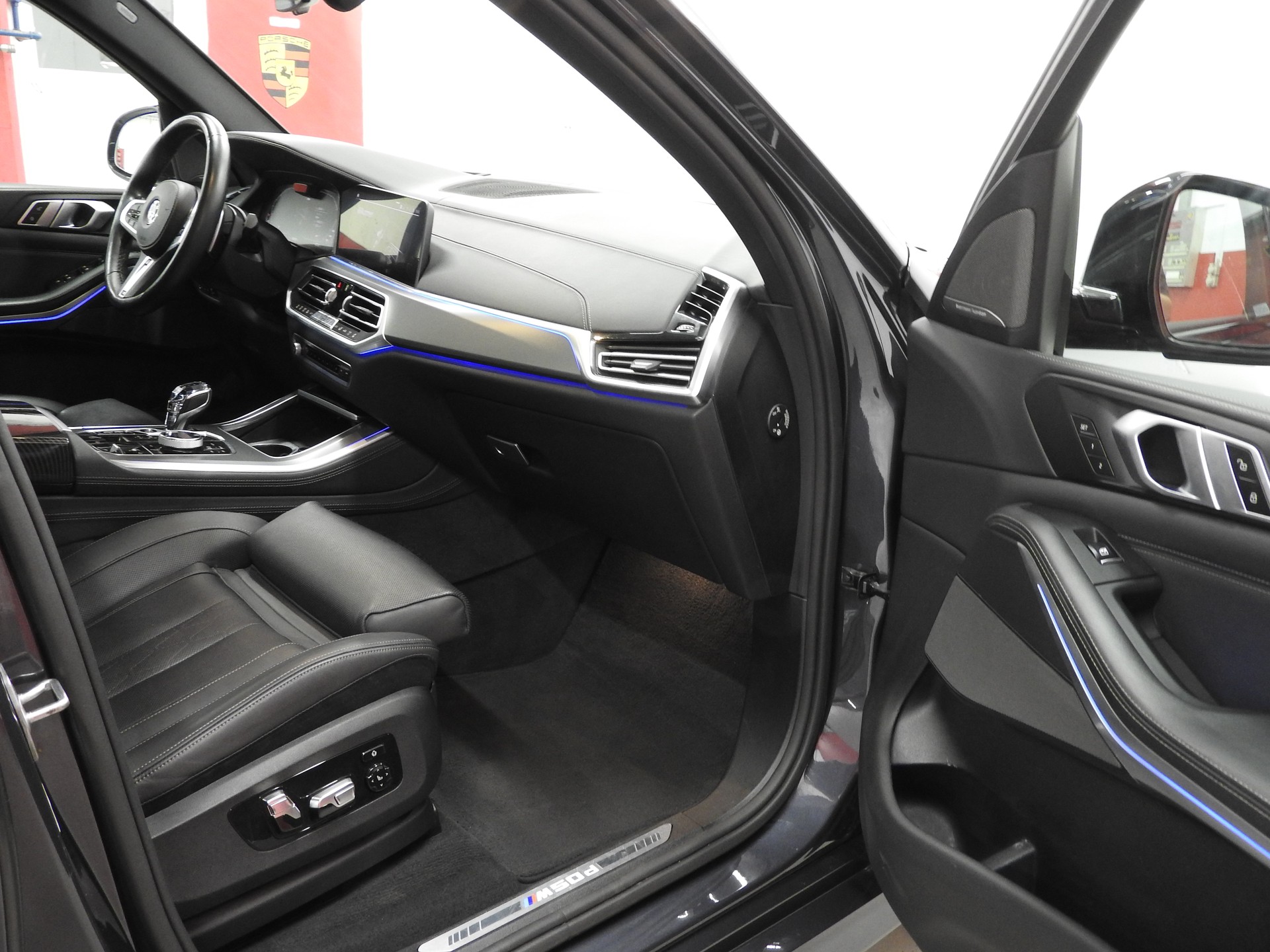 BMW X5 xDrive M50d Steptronic 7 Plätze, frisch ab MFK, AHK 3500kg, Sitzheizung und Belüftung, 1 Jahre Garantie-image-8