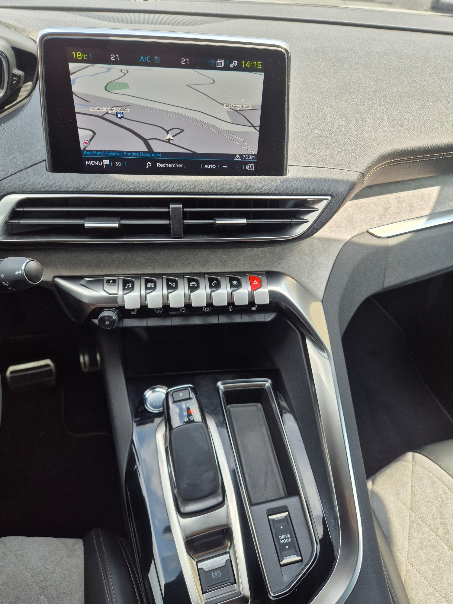 PEUGEOT 3008 300e Hybrid4 GT EAT8-image-16