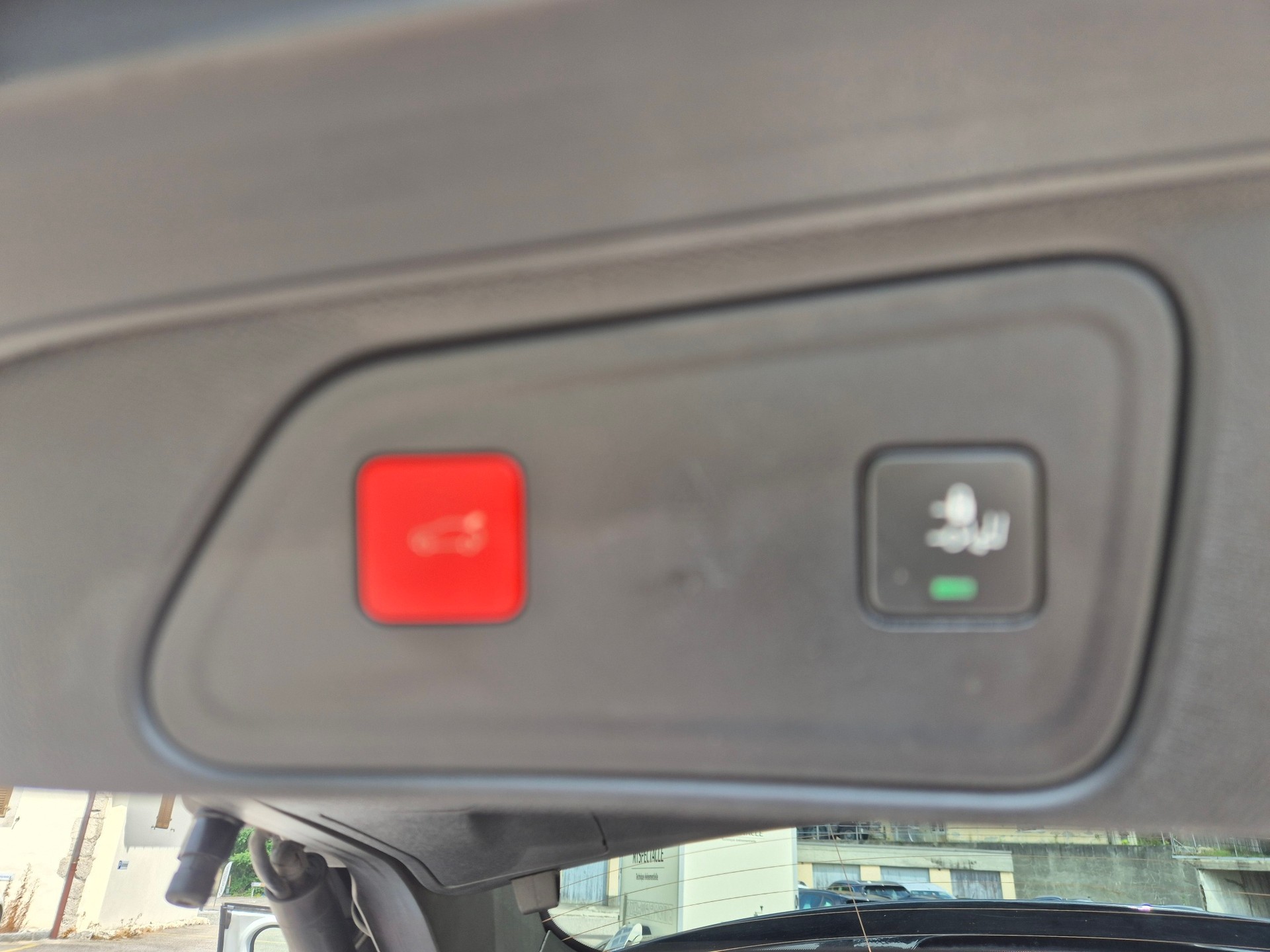 PEUGEOT 3008 300e Hybrid4 GT EAT8-image-14