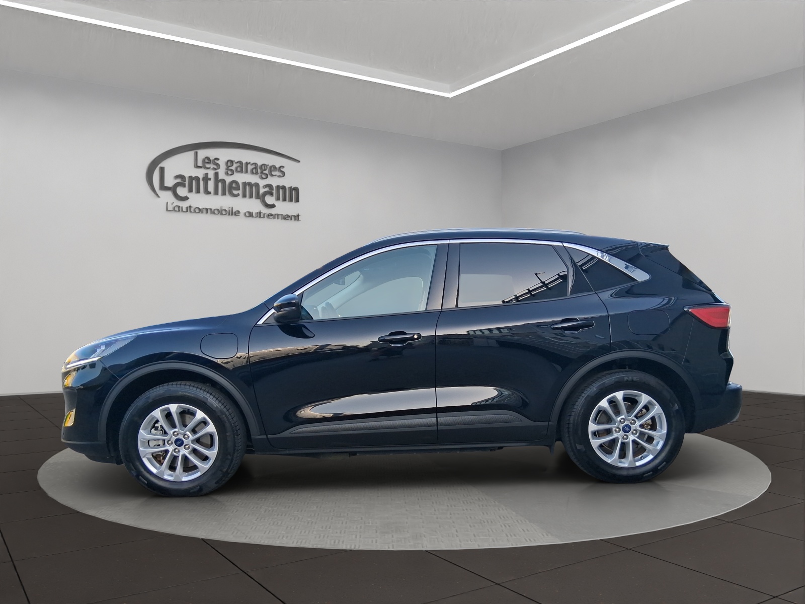 FORD Kuga 2.5 PHEV Titanium 2WD-image-1