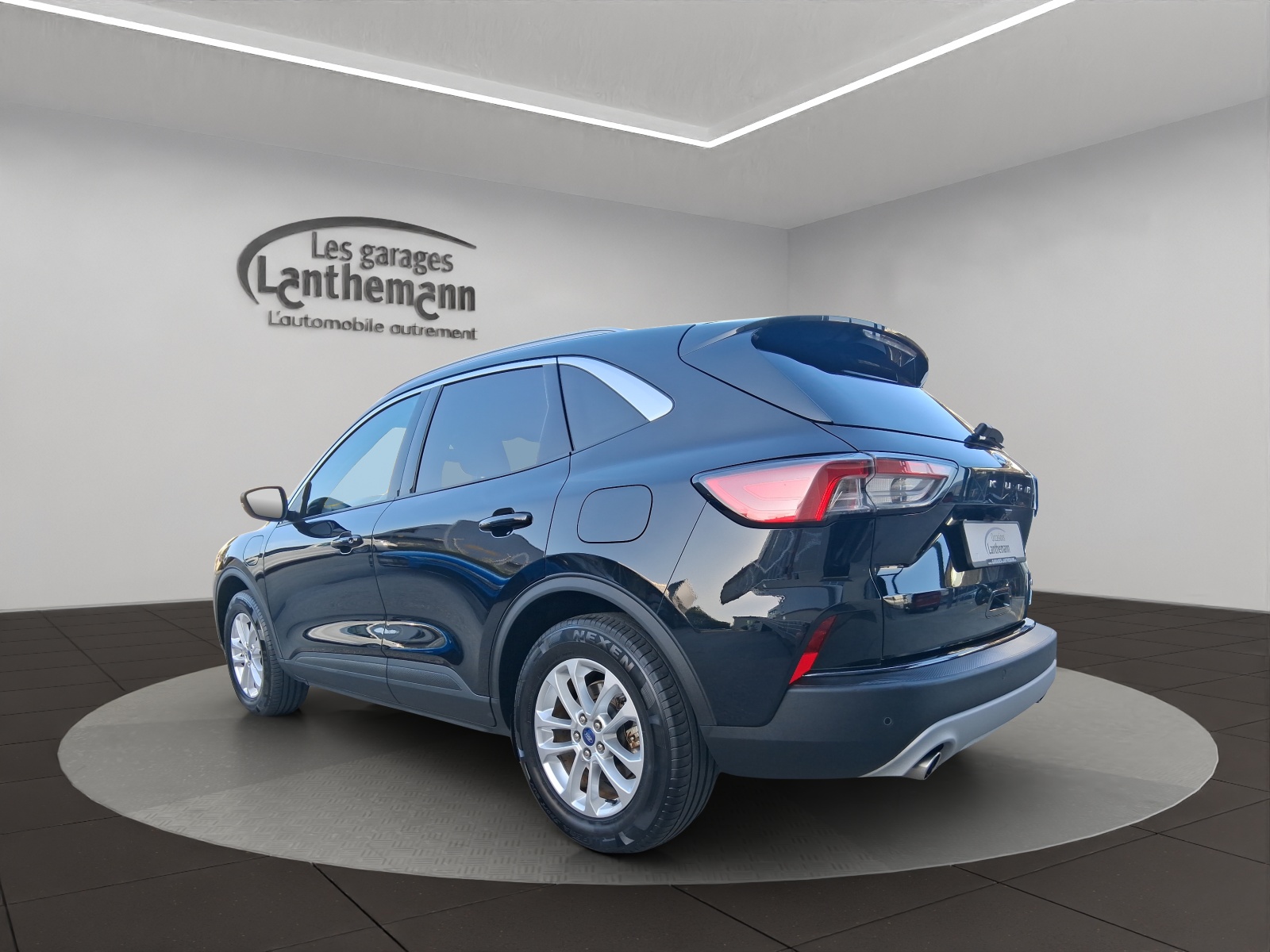 FORD Kuga 2.5 PHEV Titanium 2WD-image-2