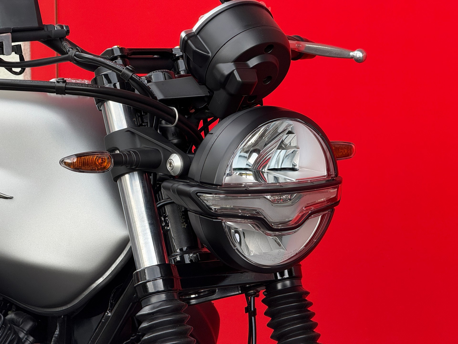 MOTO GUZZI V7 IV 850 Stone (35kW)-image-3