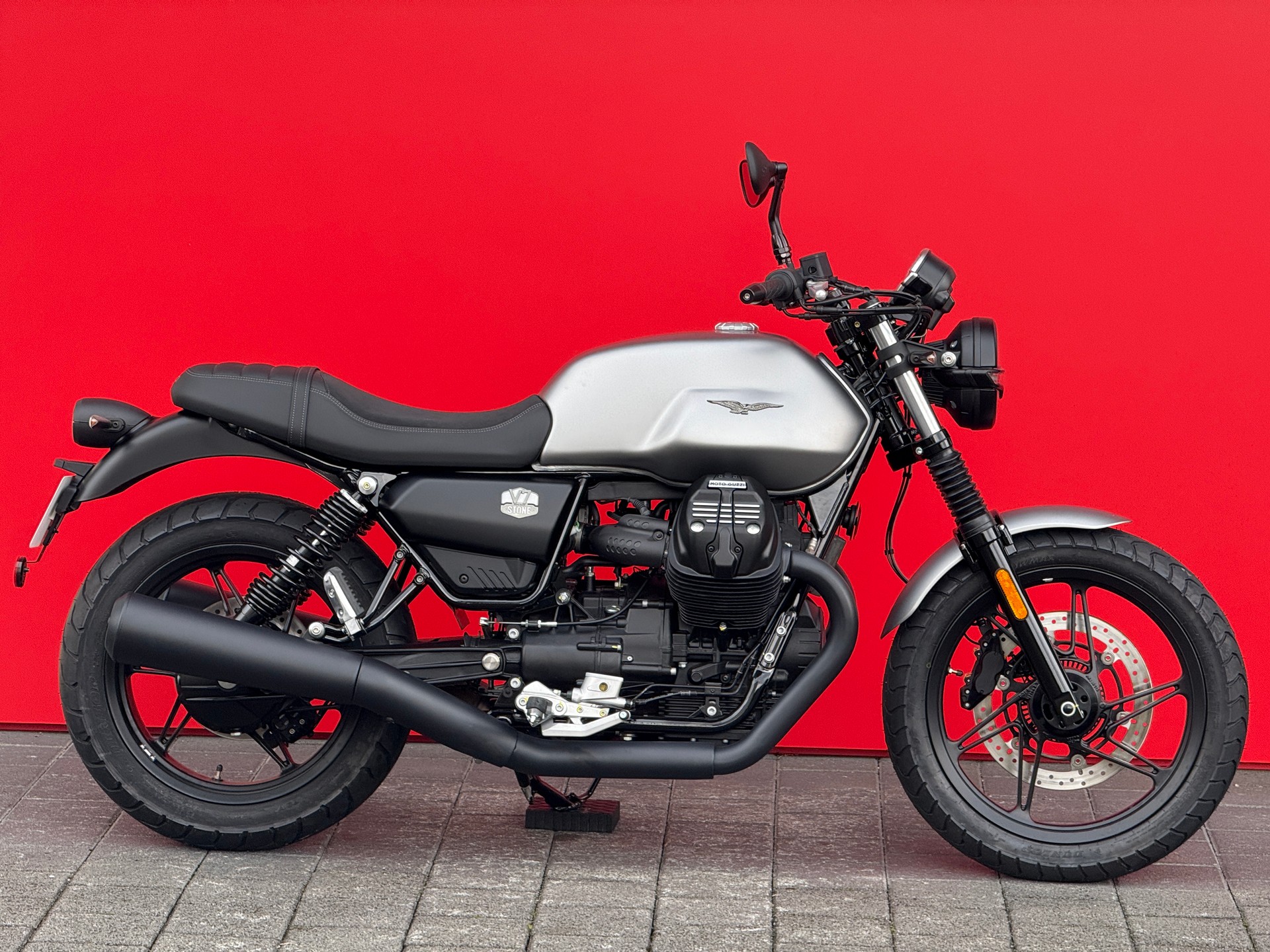 MOTO GUZZI V7 IV 850 Stone (35kW)-image-0