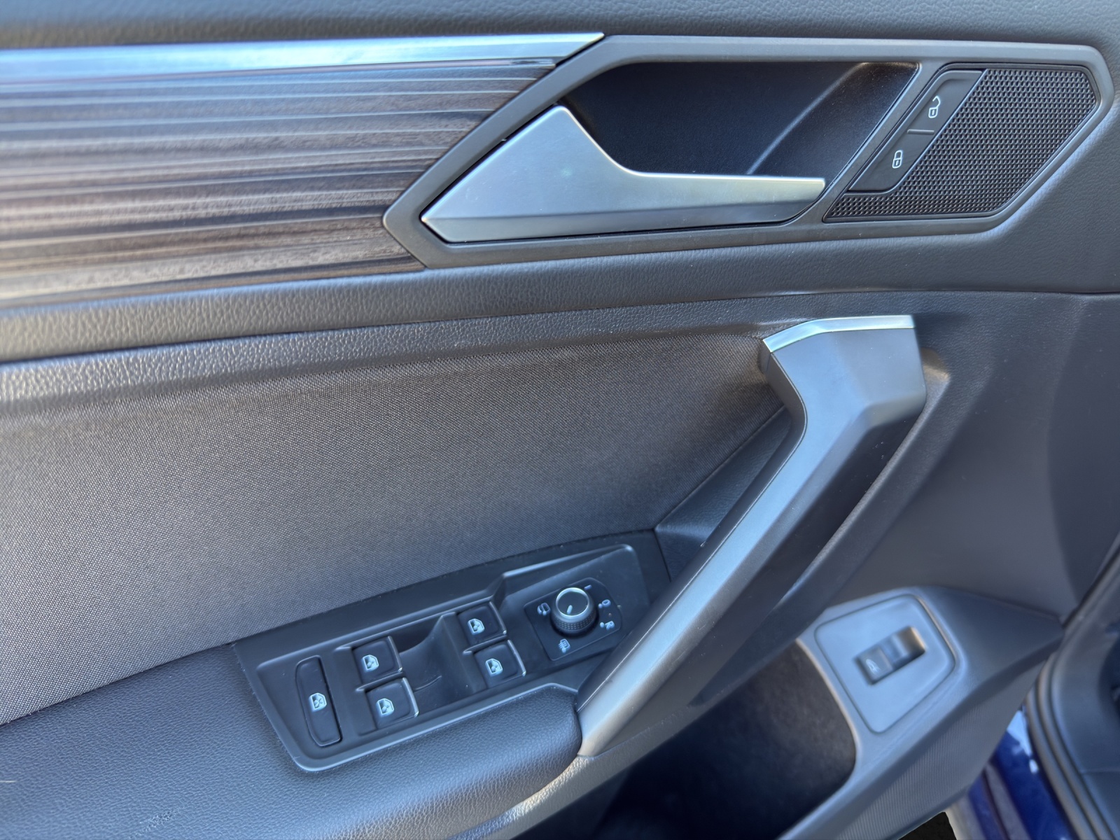 VW Tiguan Allspace 2.0 TDI SCR Elegance 4Motion DSG (7-Plätzer)-image-8