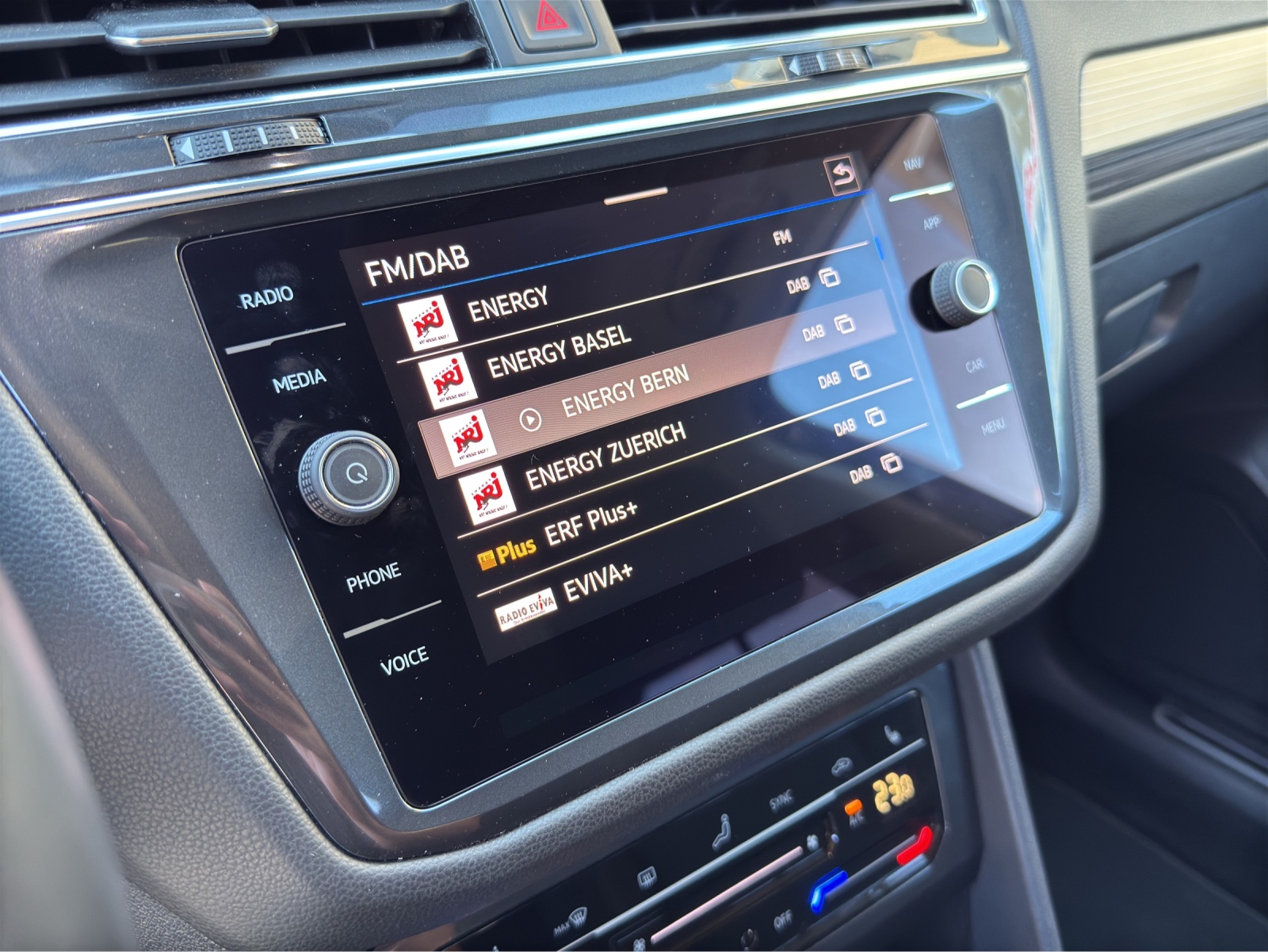 VW Tiguan Allspace 2.0 TDI SCR Elegance 4Motion DSG (7-Plätzer)-image-13