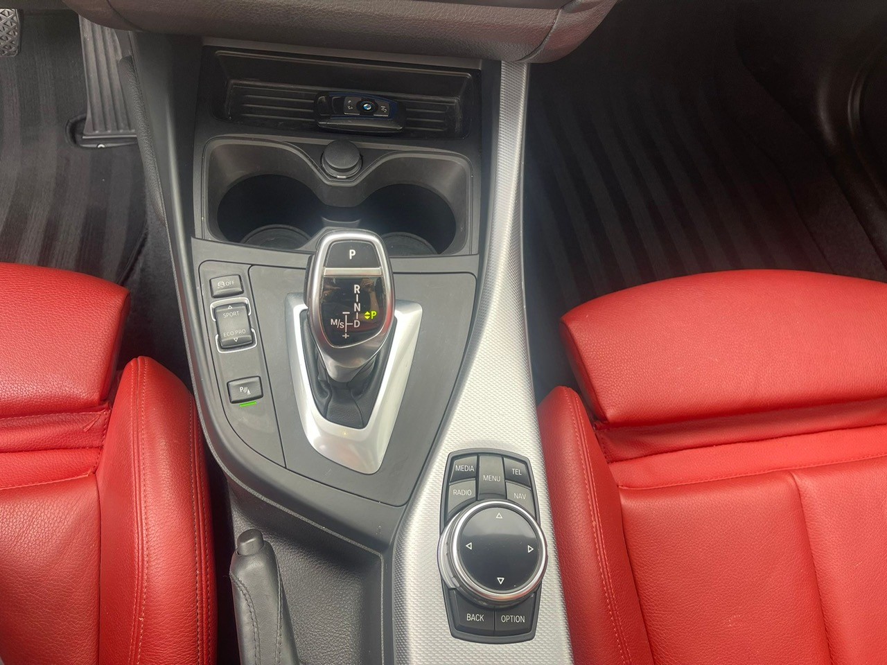 BMW M135i xDrive Steptronic-image-11