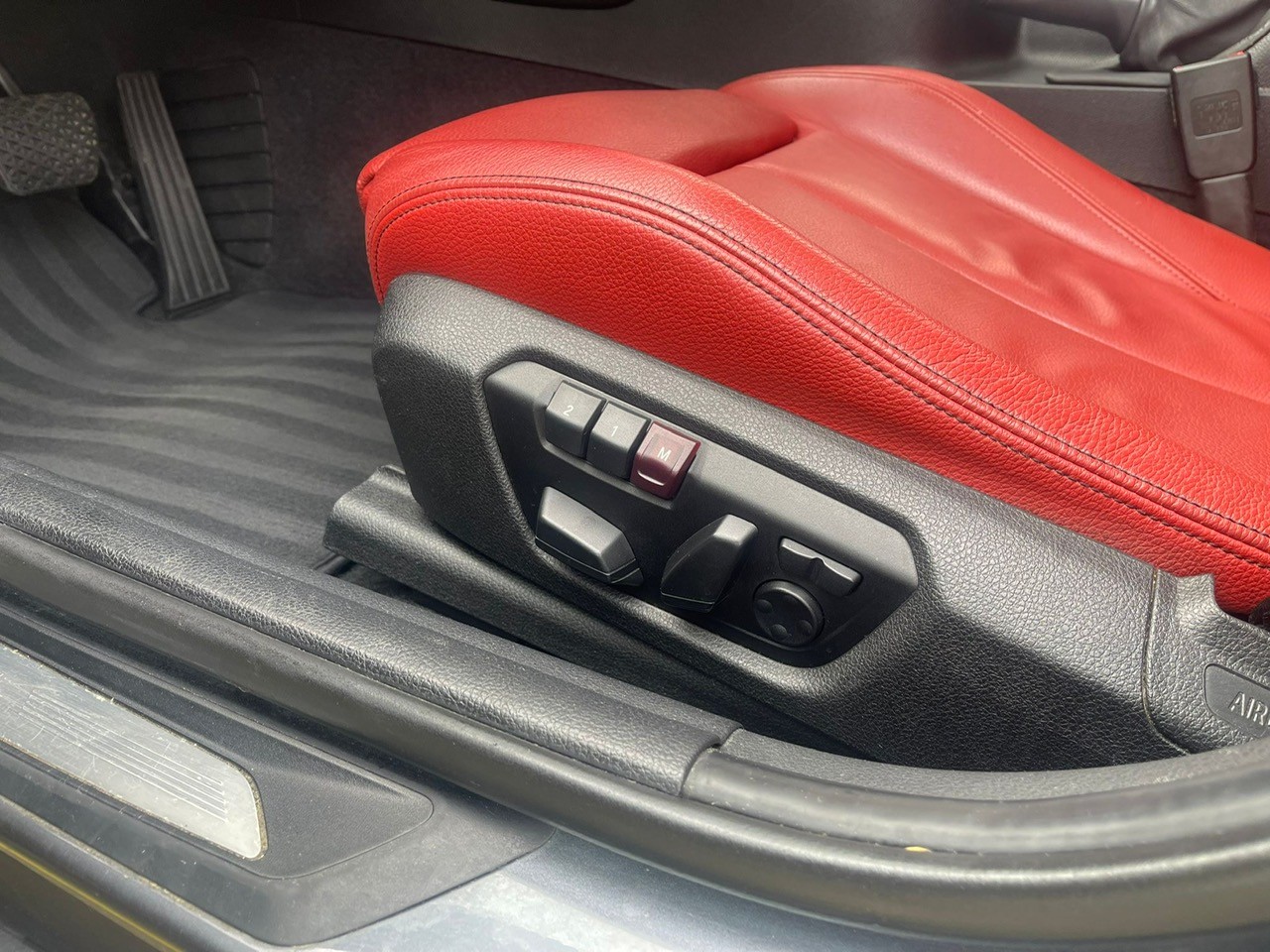 BMW M135i xDrive Steptronic-image-10