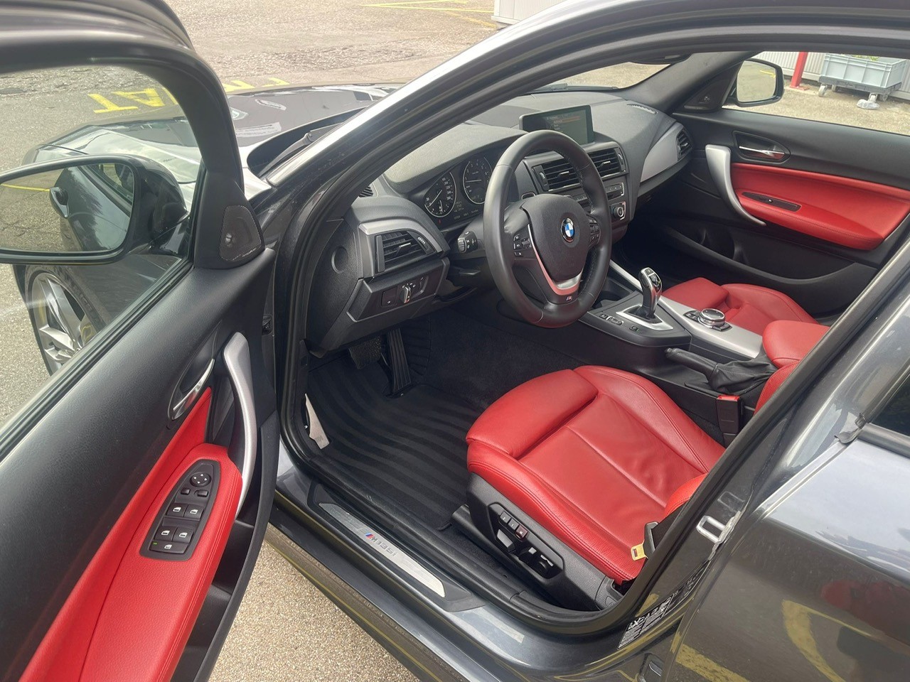 BMW M135i xDrive Steptronic-image-8