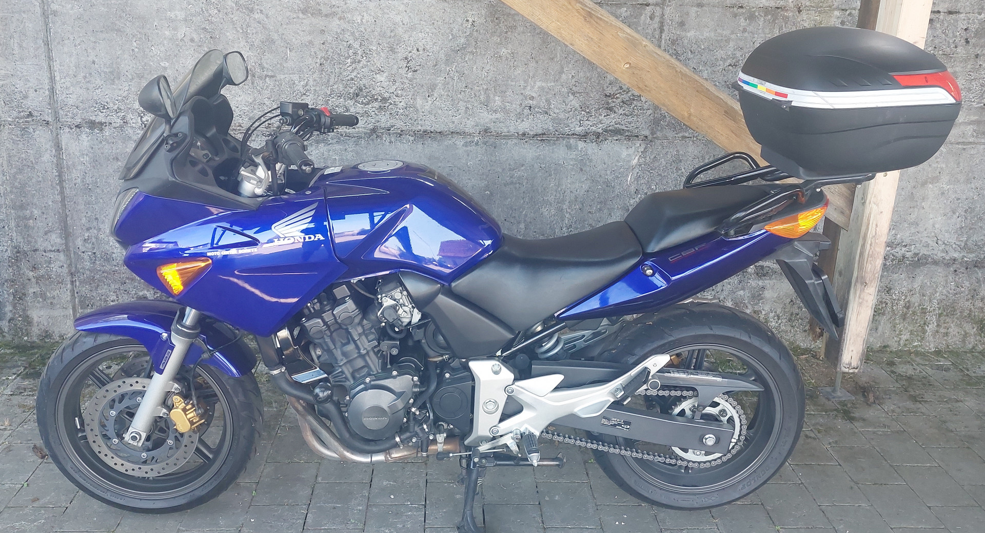 HONDA CBF 600 SA-showroom-element-1