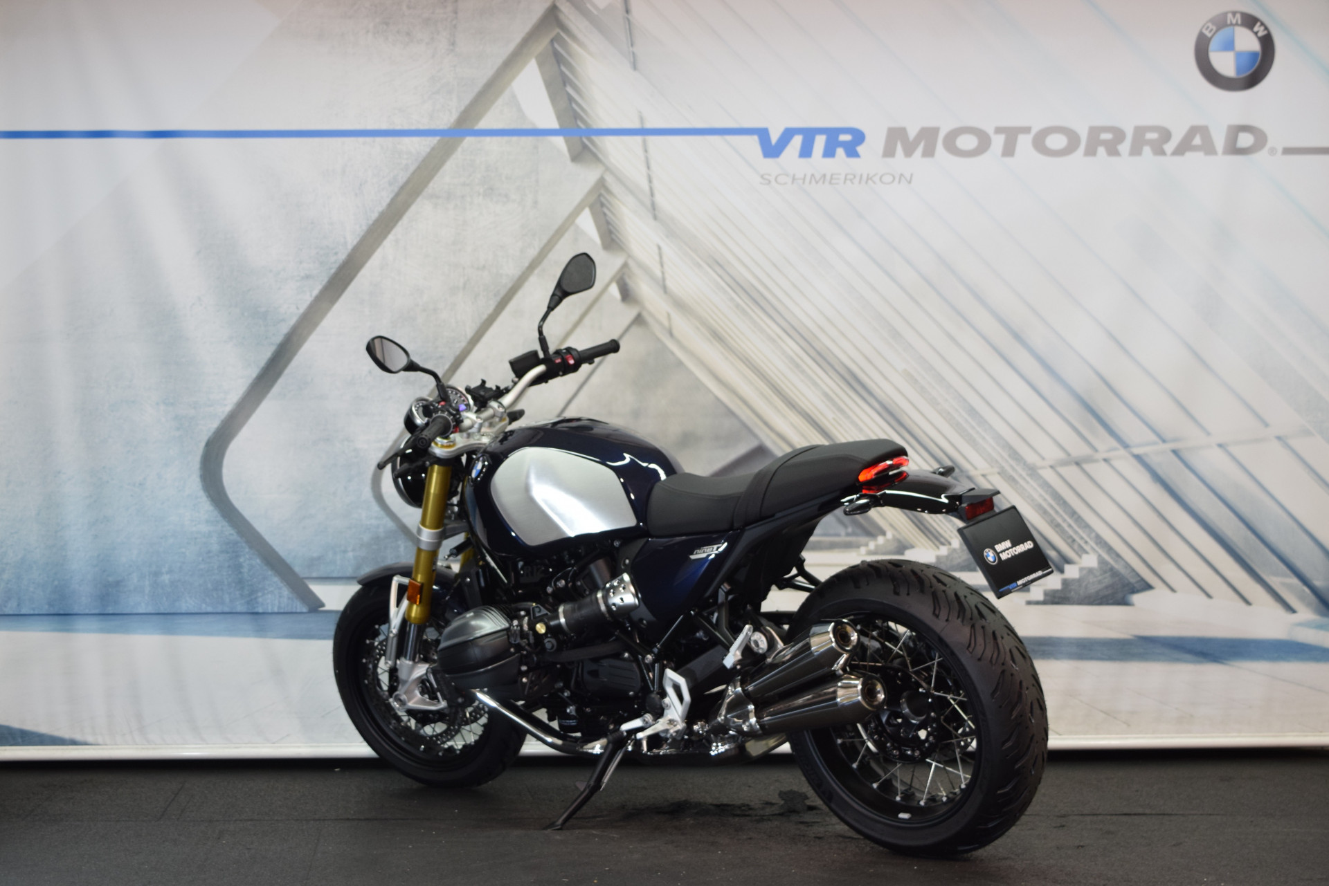 BMW R 12 nineT blau-showroom-element-3