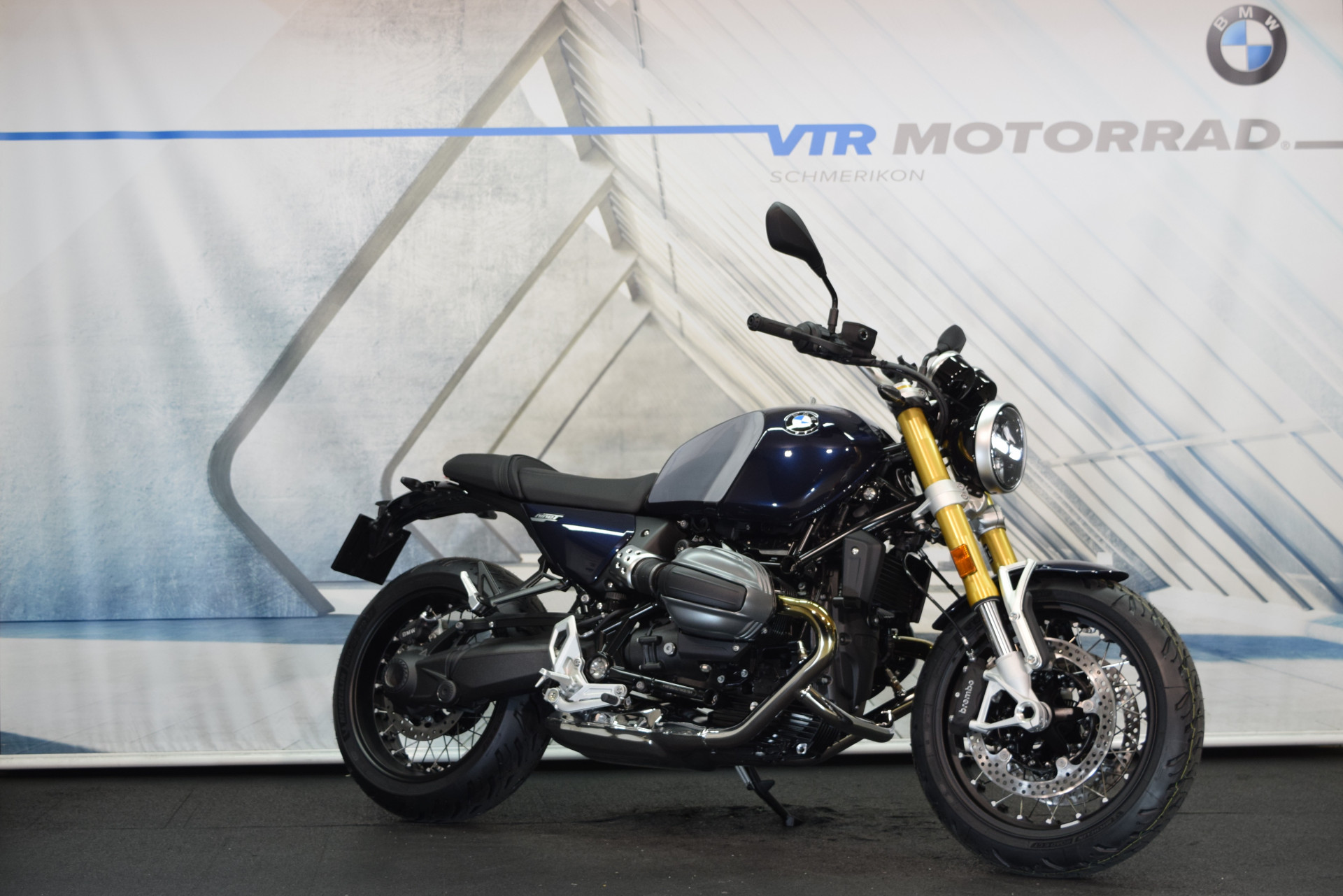 BMW R 12 nineT blau