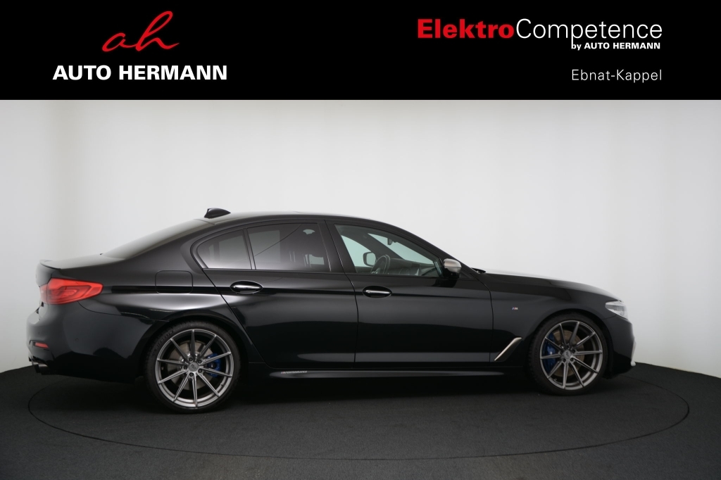 BMW M550i xDrive Steptronic-image-7