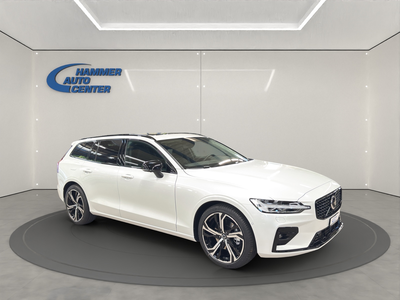 VOLVO V60 2.0 B4 Ultra Dark-image-6