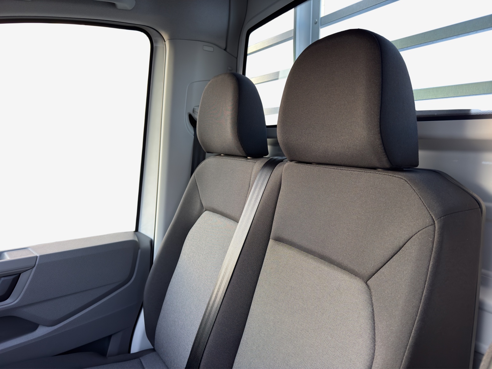 VW Crafter 35 2.0 TDI Kipp./Prits./Koffer+Heb. Champion L3-image-11