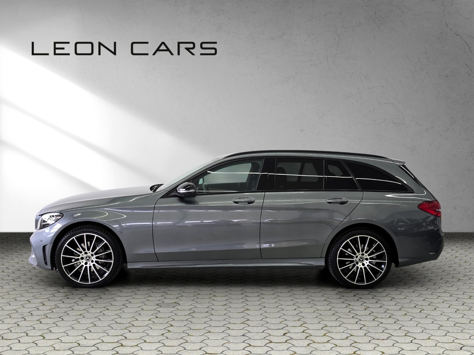 MERCEDES-BENZ C 200 AMG Line 4Matic 9G-Tronic mit AHK-image-2