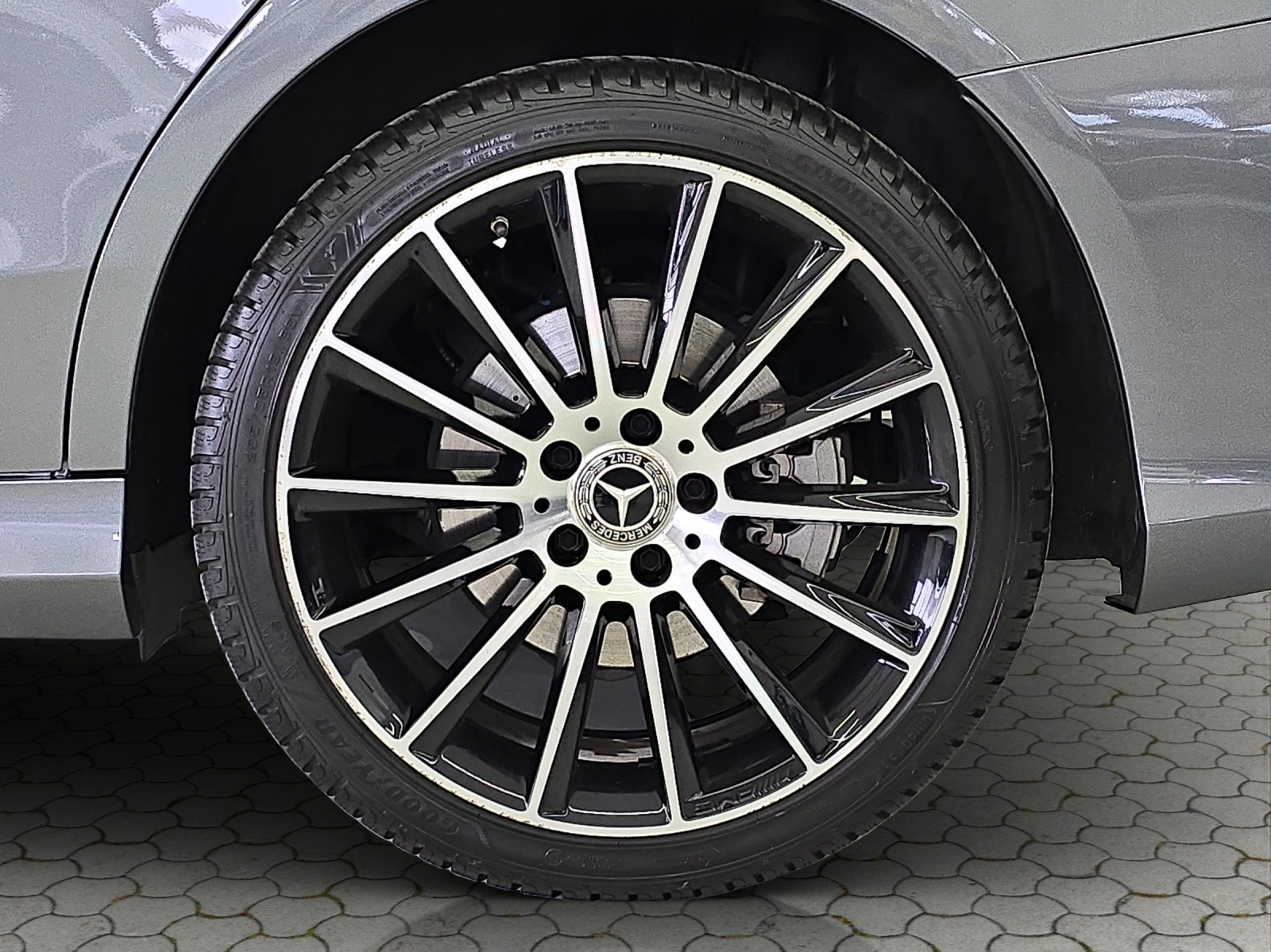MERCEDES-BENZ C 200 AMG Line 4Matic 9G-Tronic mit AHK-image-5