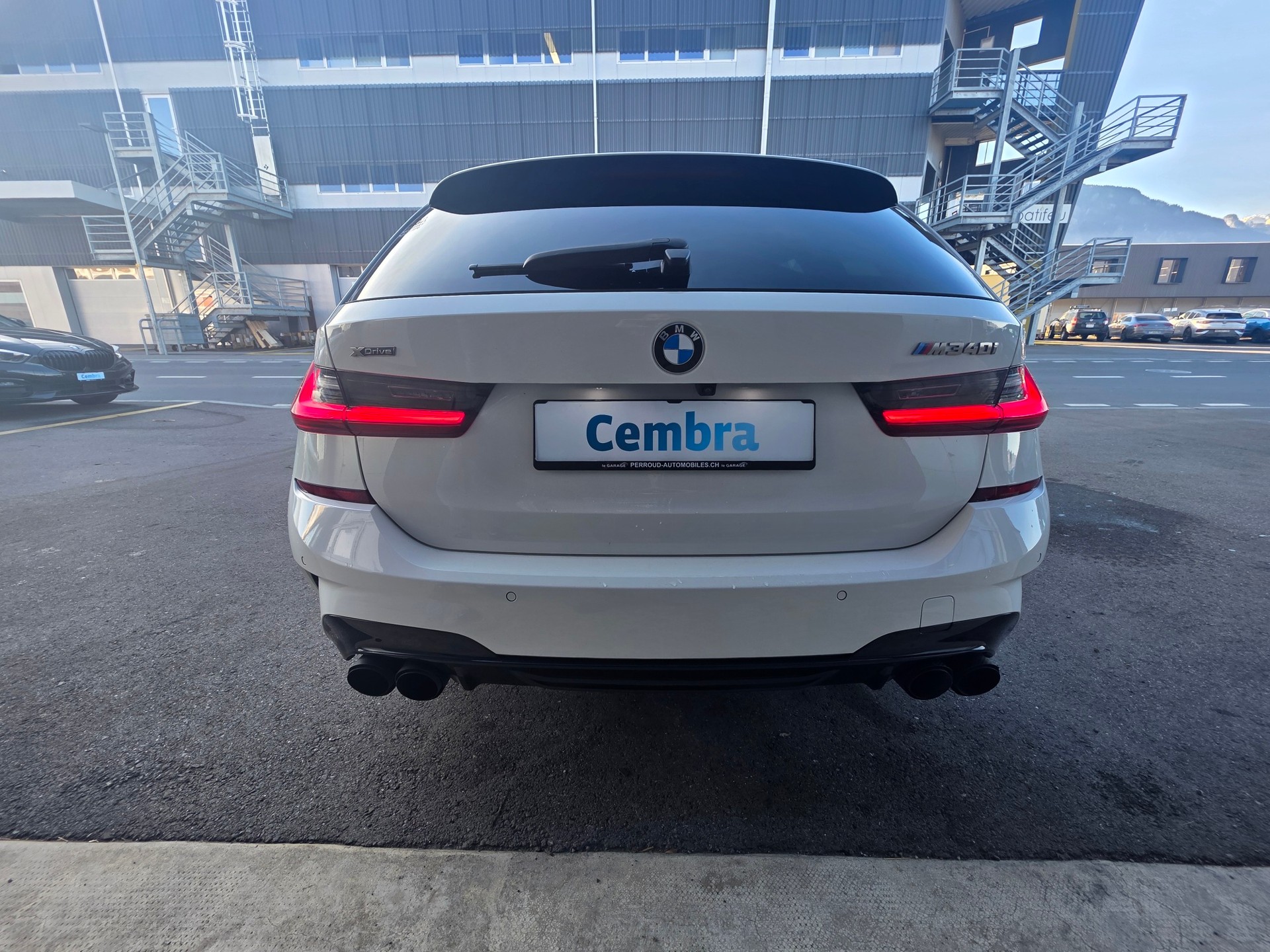 BMW M340i xDrive 48V Touring Steptronic-image-3