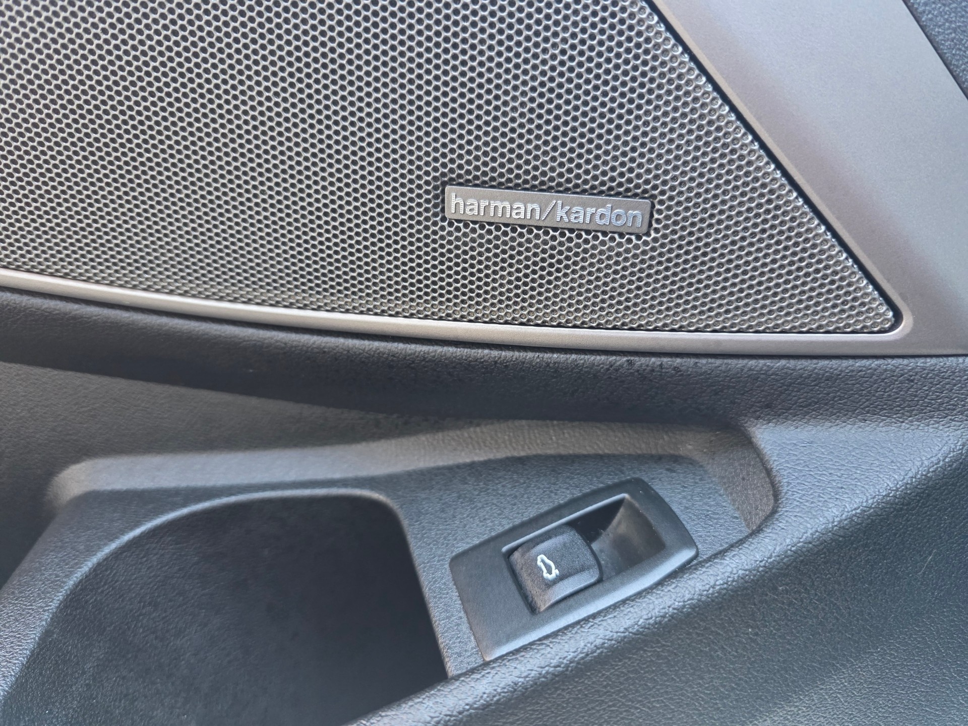 BMW M340i xDrive 48V Touring Steptronic-image-14