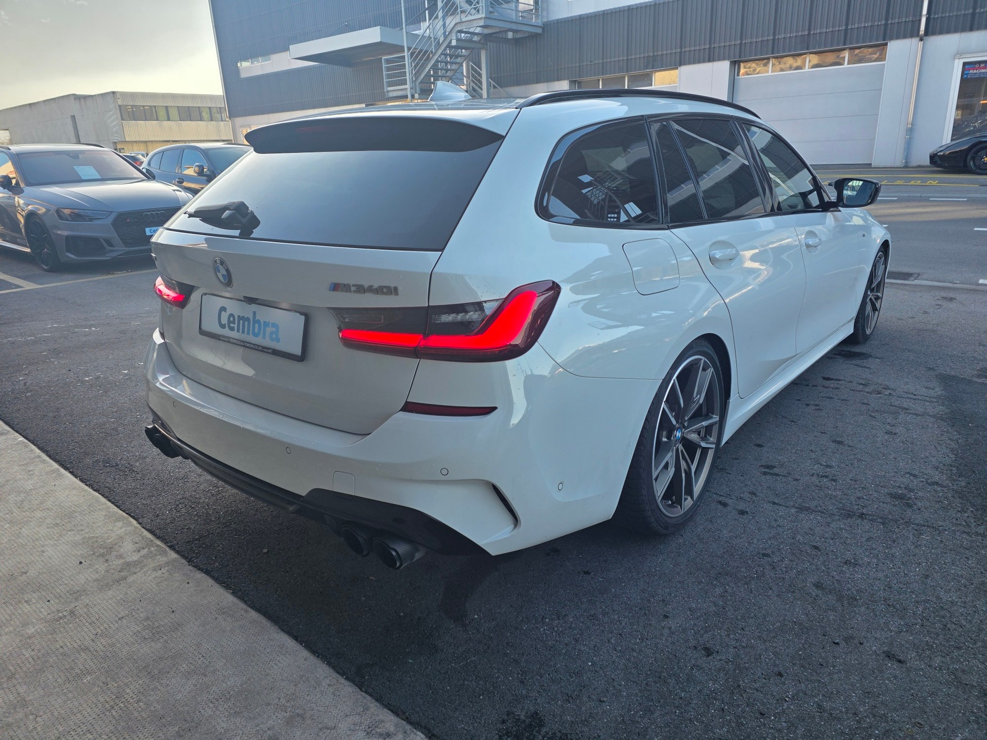 BMW M340i xDrive 48V Touring Steptronic-image-4