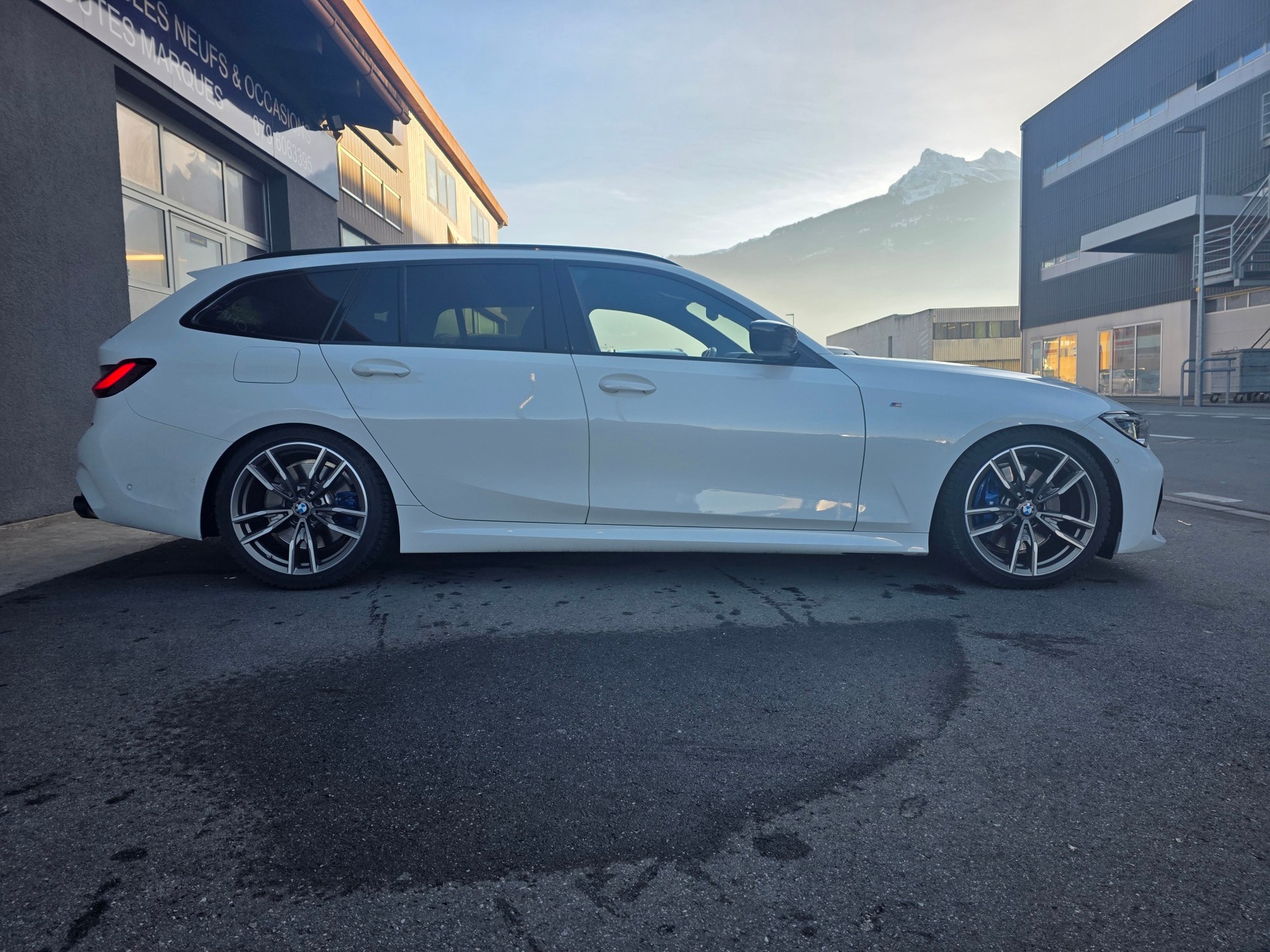 BMW M340i xDrive 48V Touring Steptronic-image-5