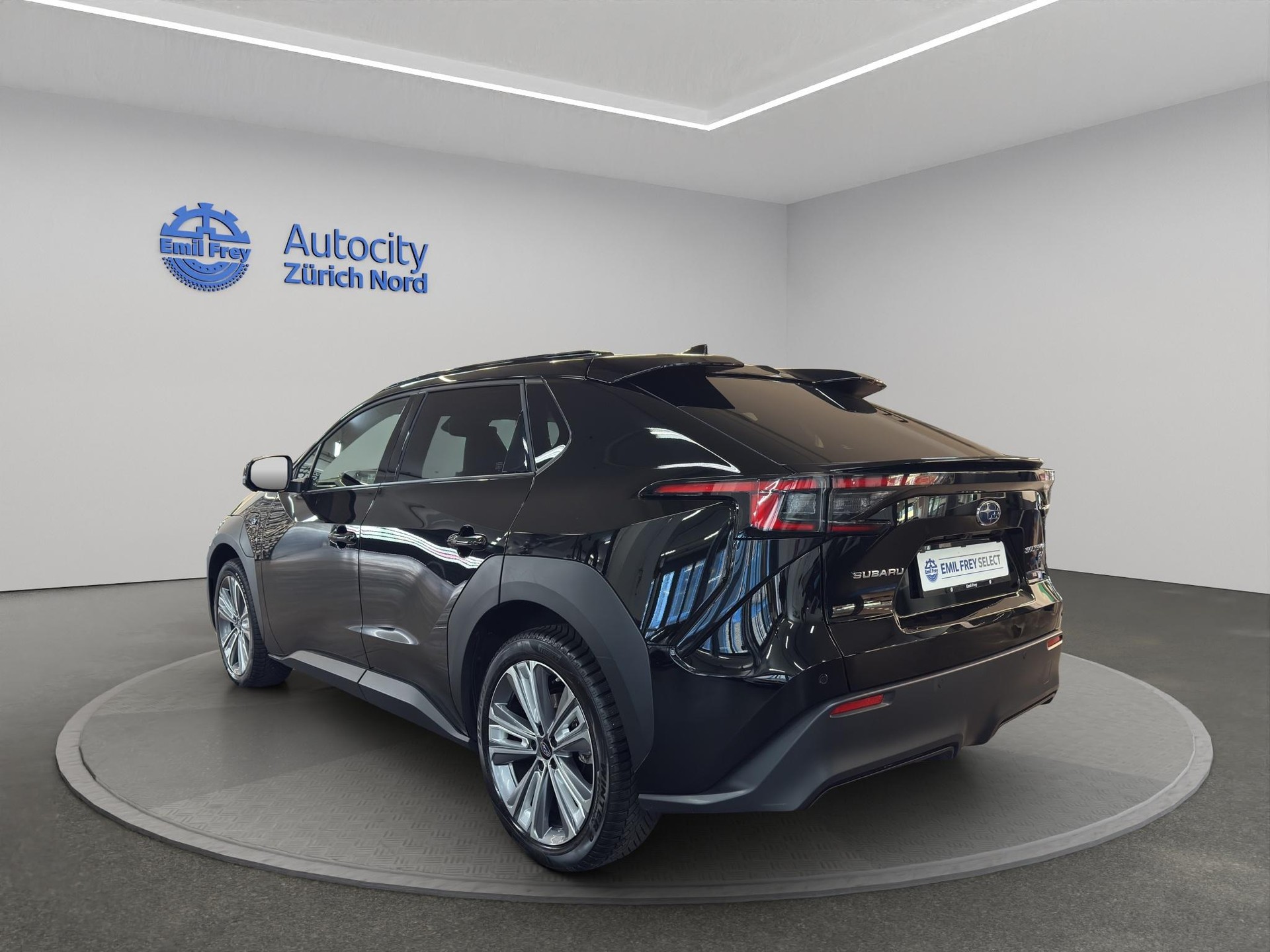 SUBARU Solterra eV Luxury AWD-image-1