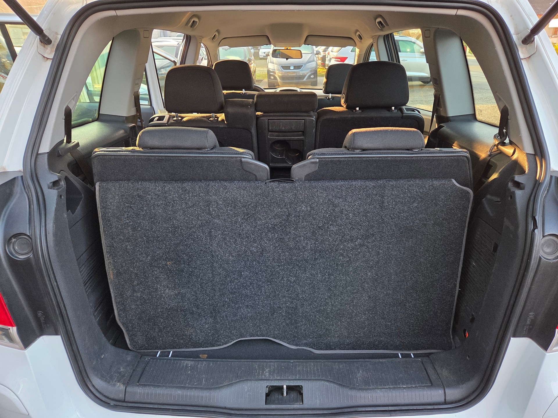 OPEL Zafira 1.8i 16V Enjoy Ausführung 7 Sitzplätze-image-12