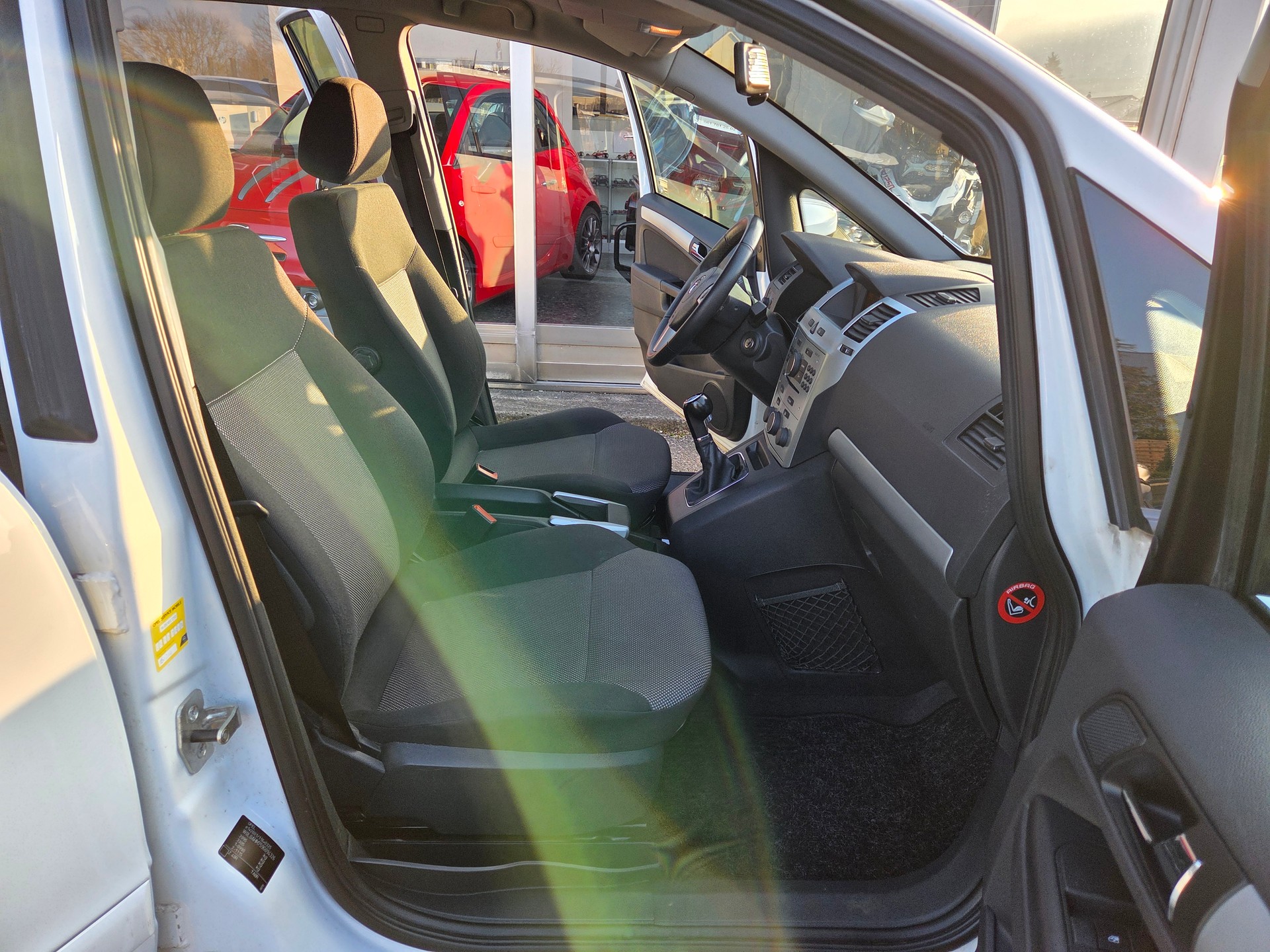 OPEL Zafira 1.8i 16V Enjoy Ausführung 7 Sitzplätze-image-9