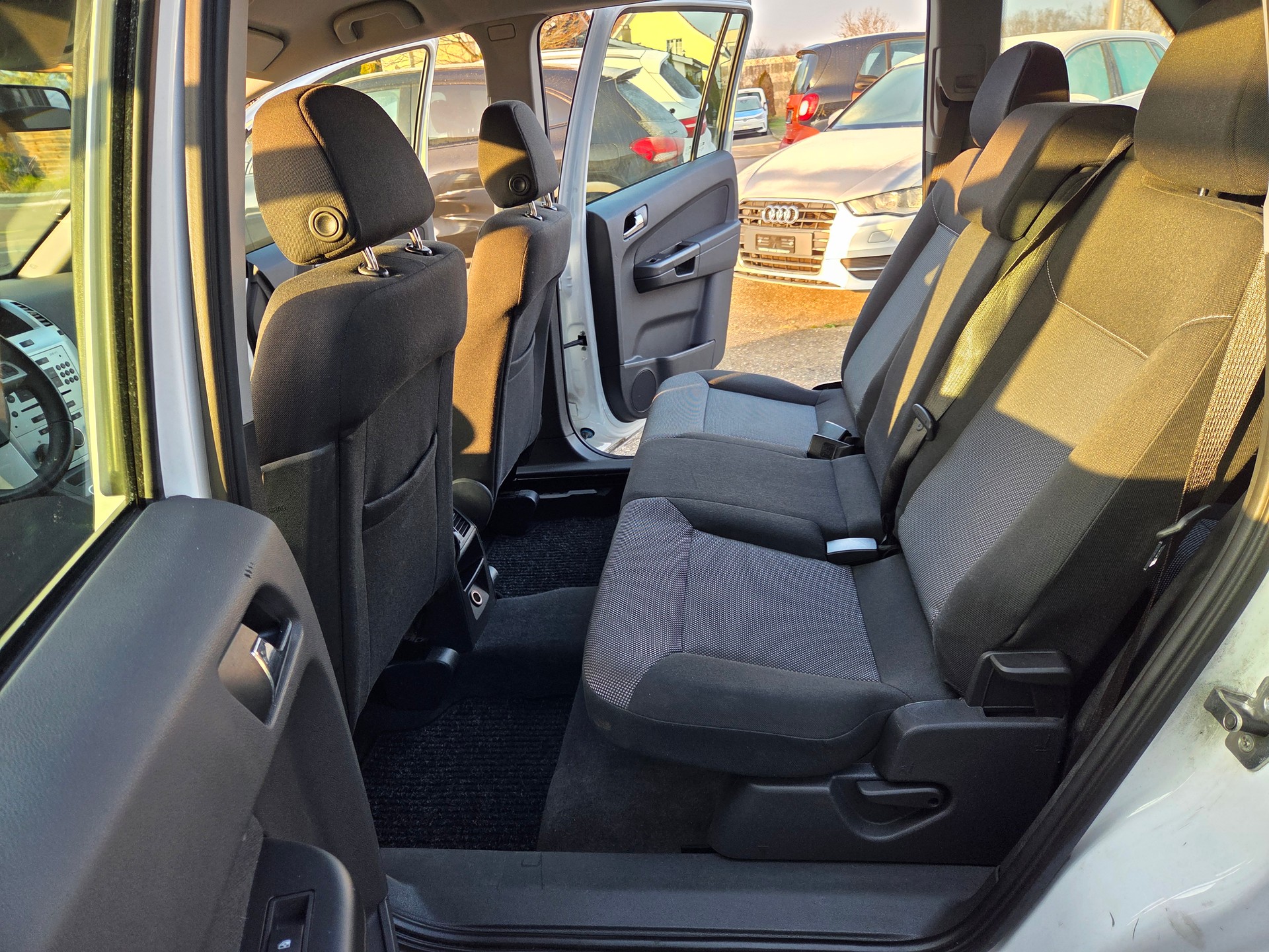 OPEL Zafira 1.8i 16V Enjoy Ausführung 7 Sitzplätze-image-8